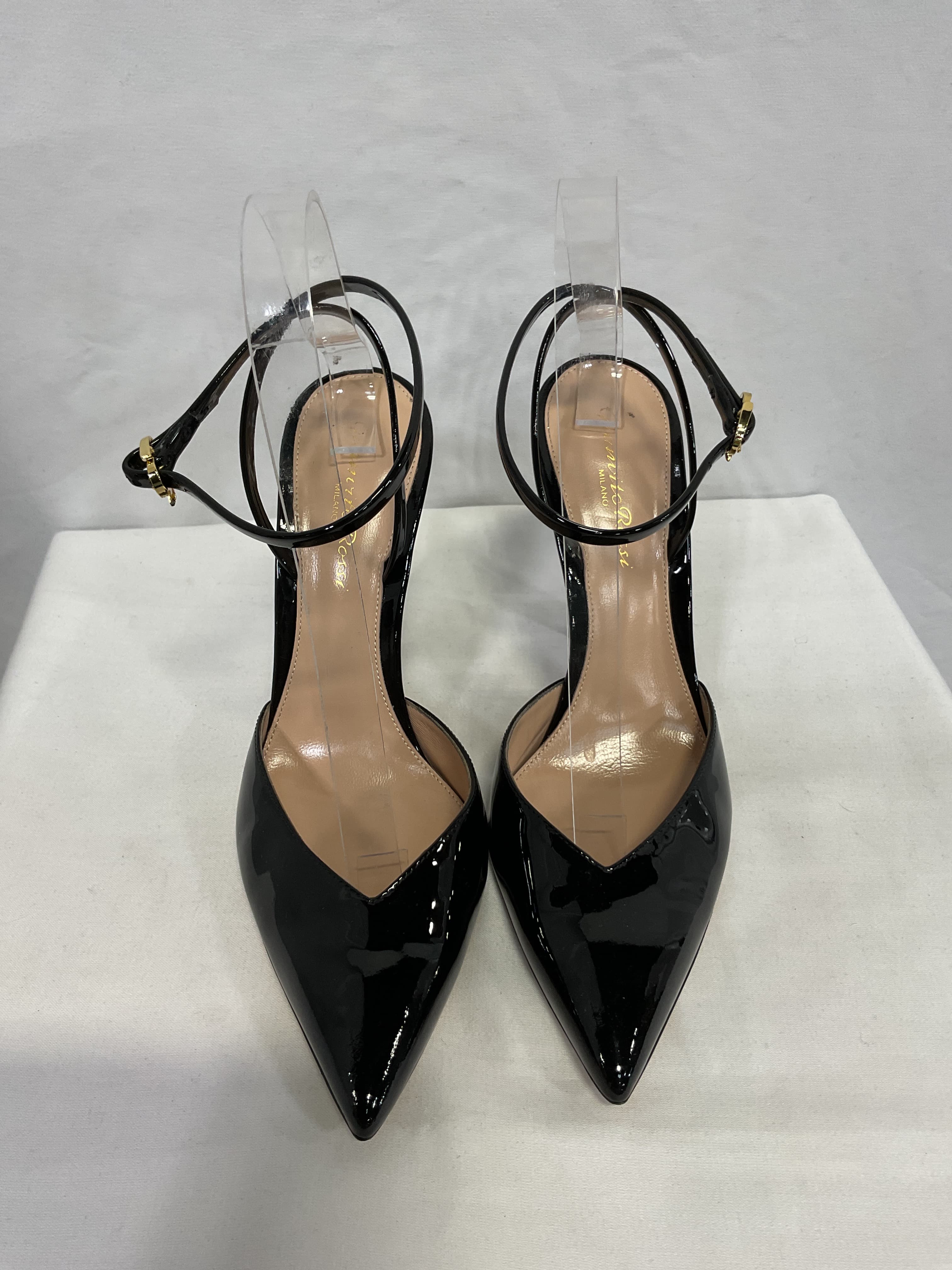 Vernice Pumps In Black - Image 4