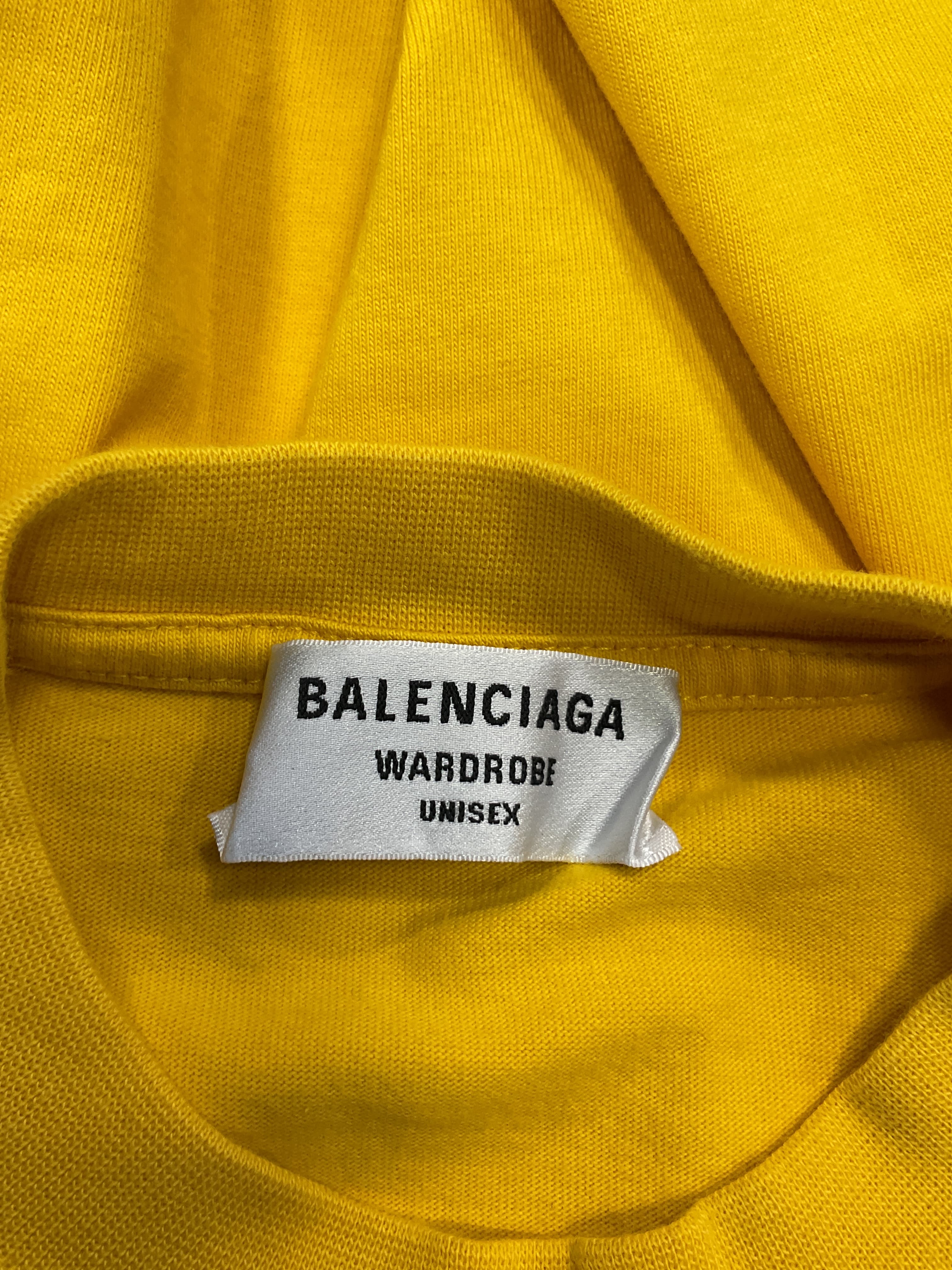 Small Fit T-Shirt In Yellow & Black & Red - Image 3