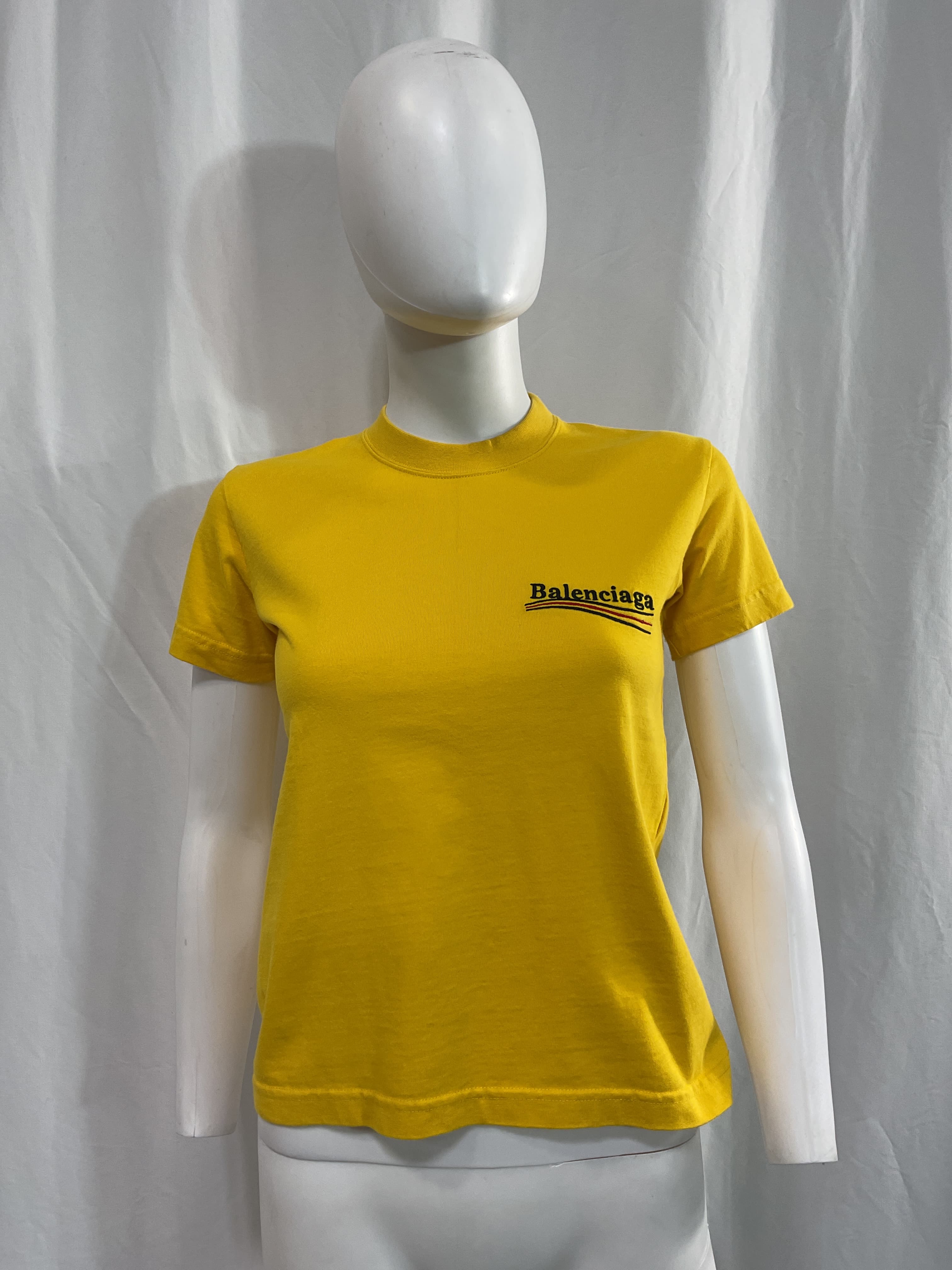 Small Fit T-Shirt In Yellow & Black & Red - Image 4