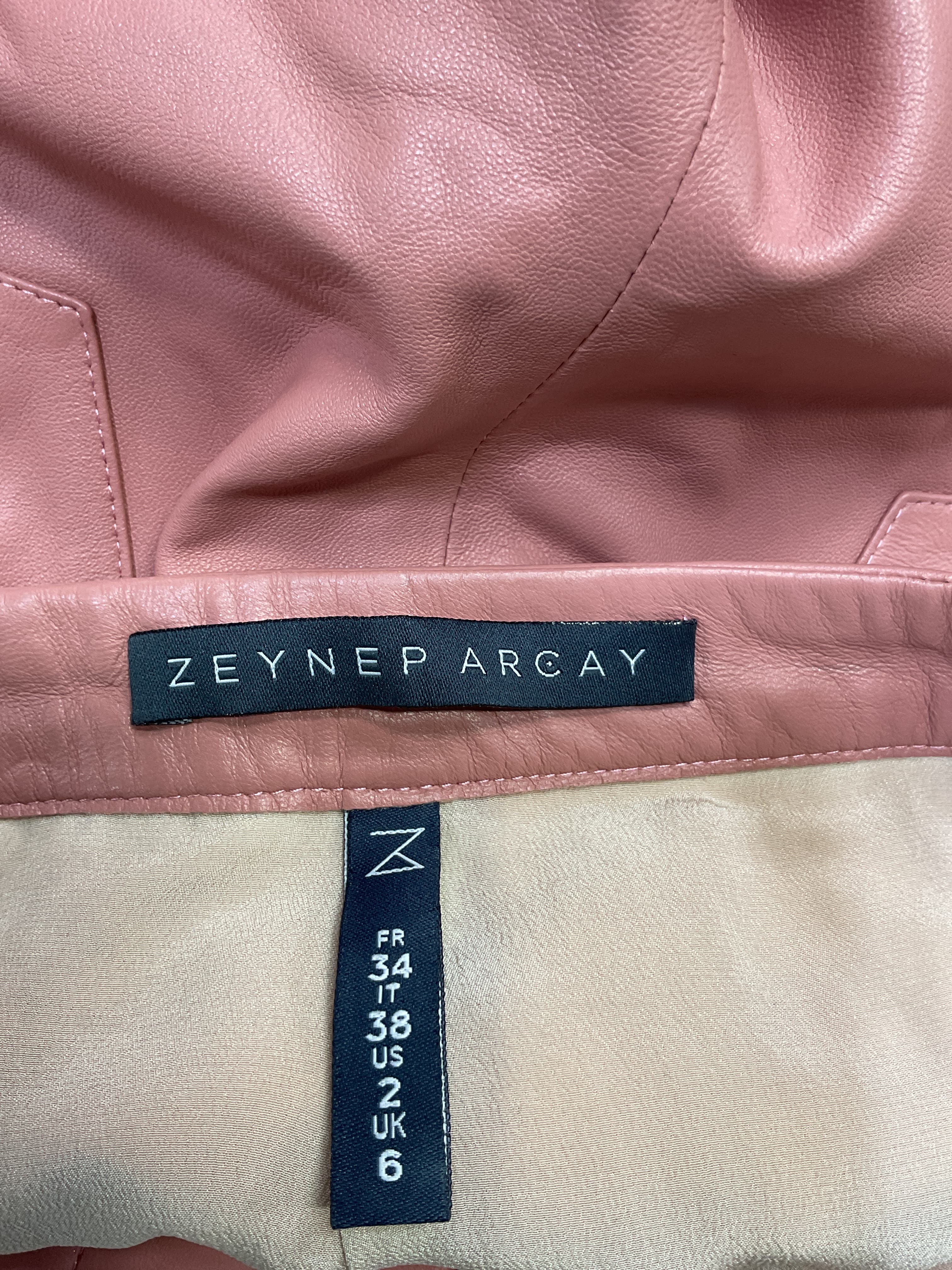 Midwaist Mom Leather Short In Pink - Image 3