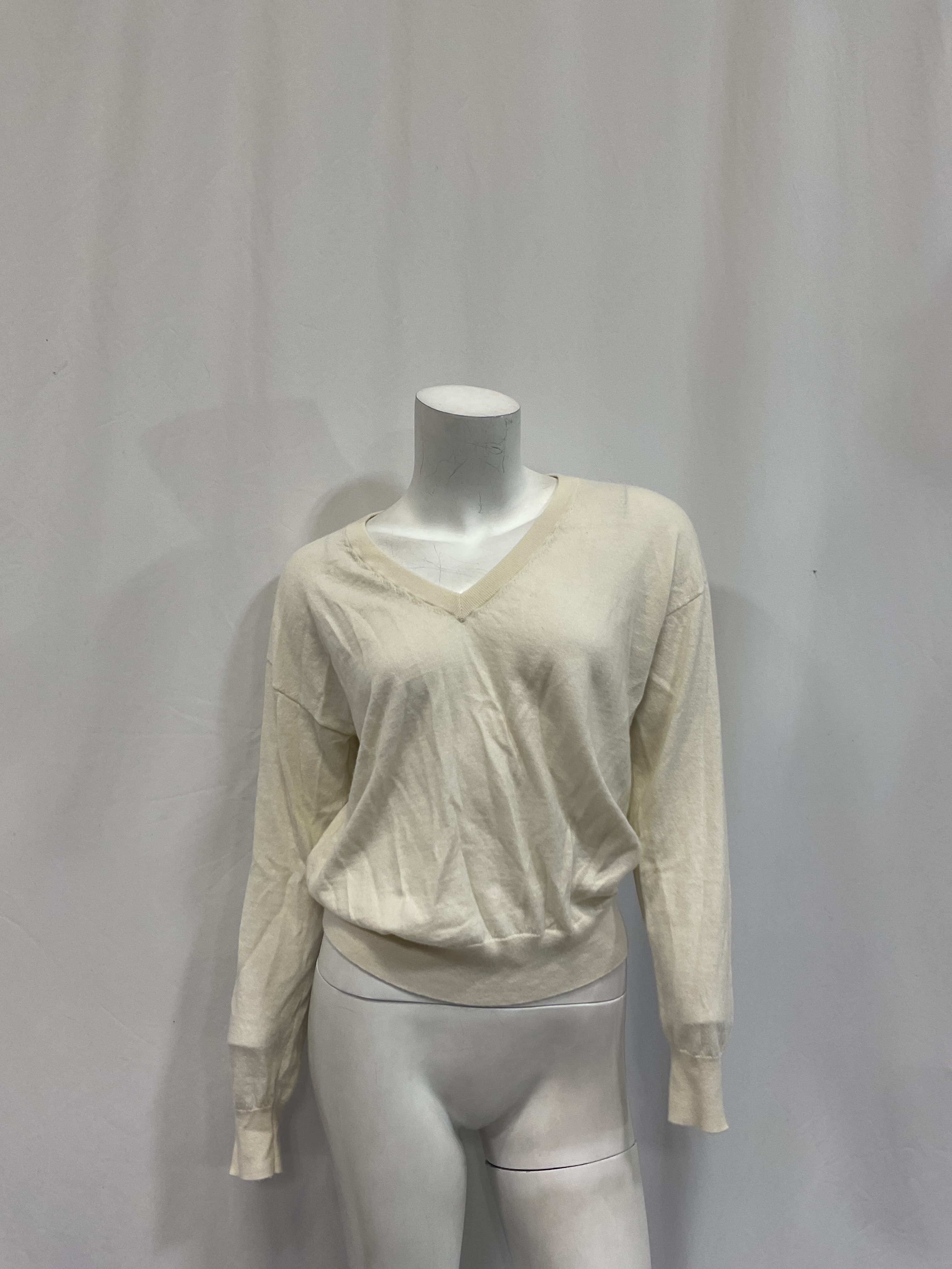 Fancy Cashmere V-Neck - Image 4