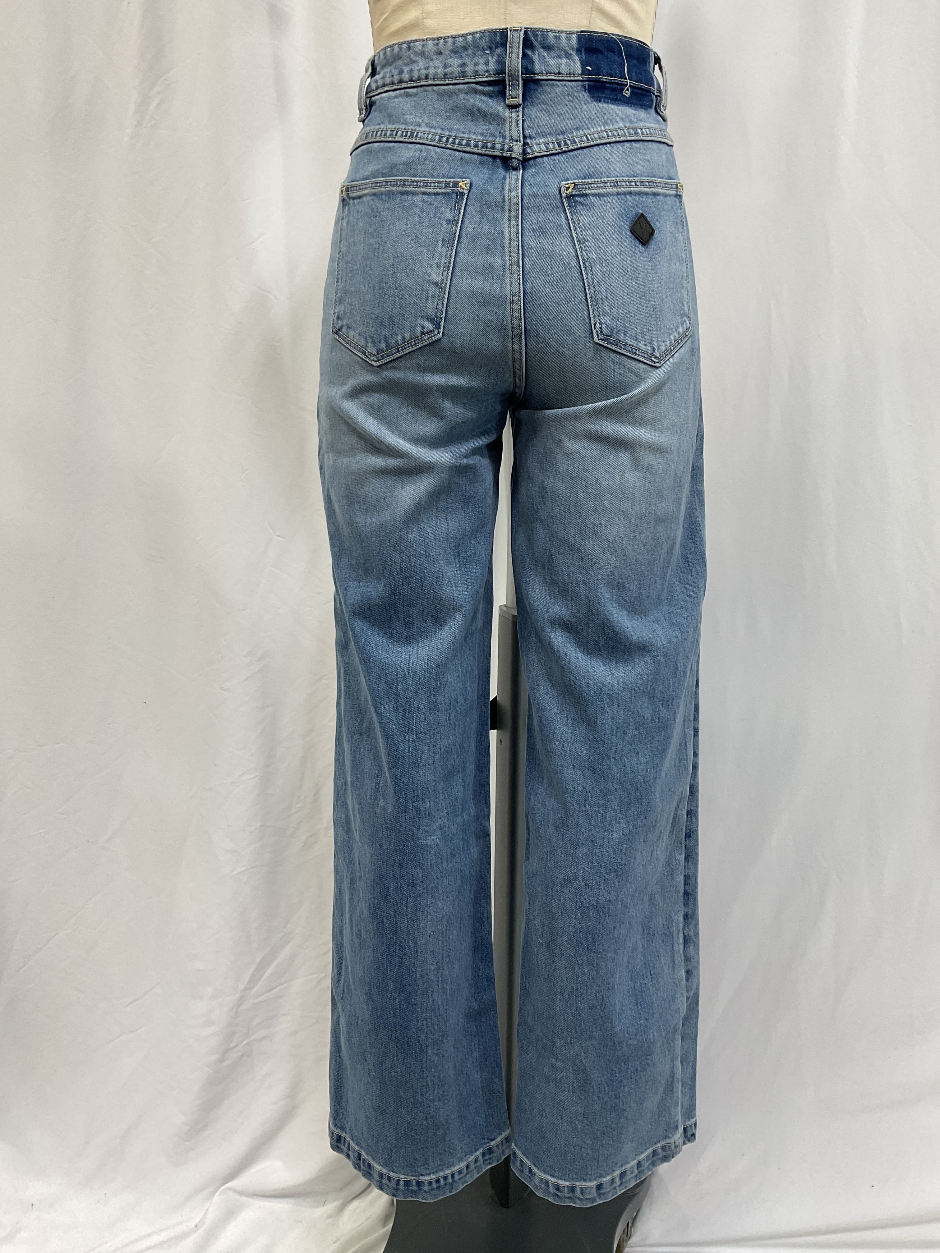 94 Wide - Image 4