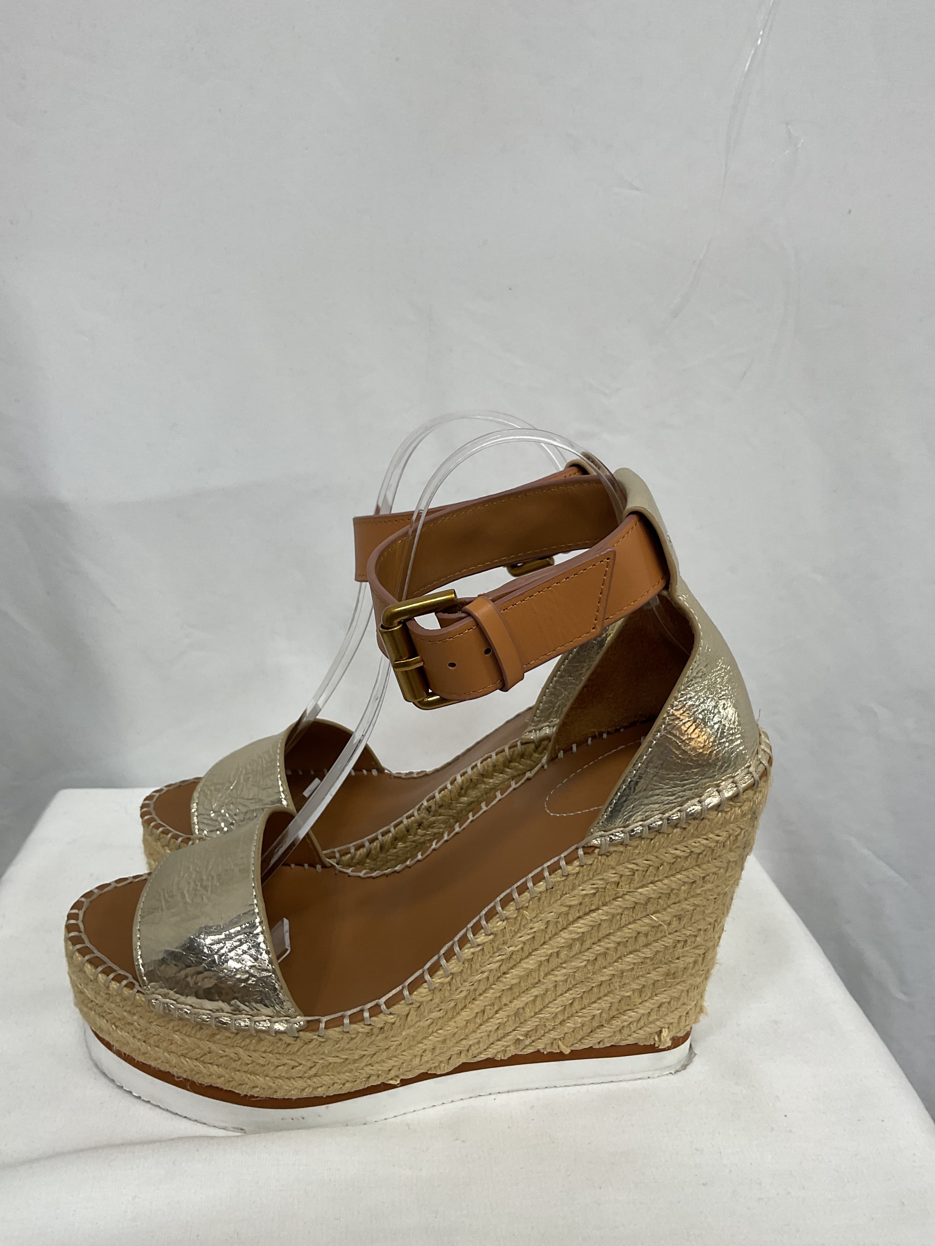 See By Chloe Glyn Sandal In Gold - Image 3