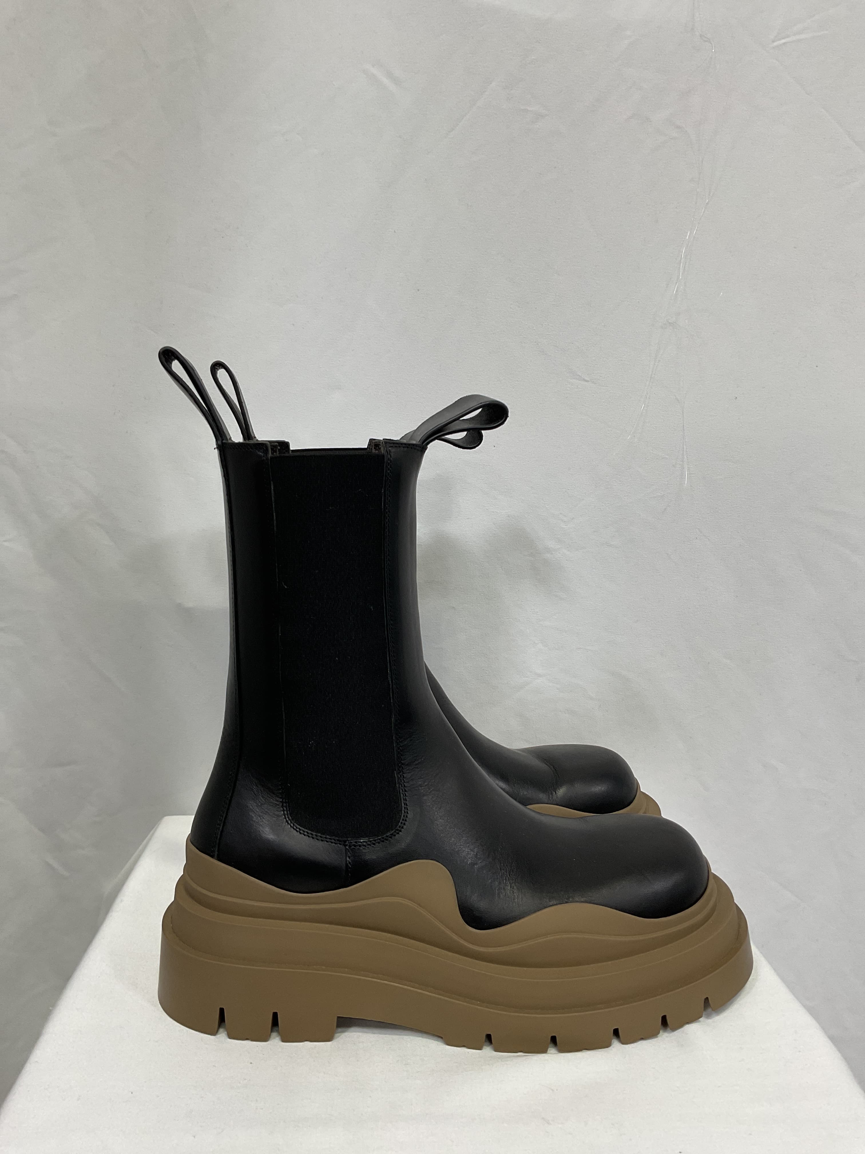 Black & Taupe Tire Chelsea Boots - Image 3