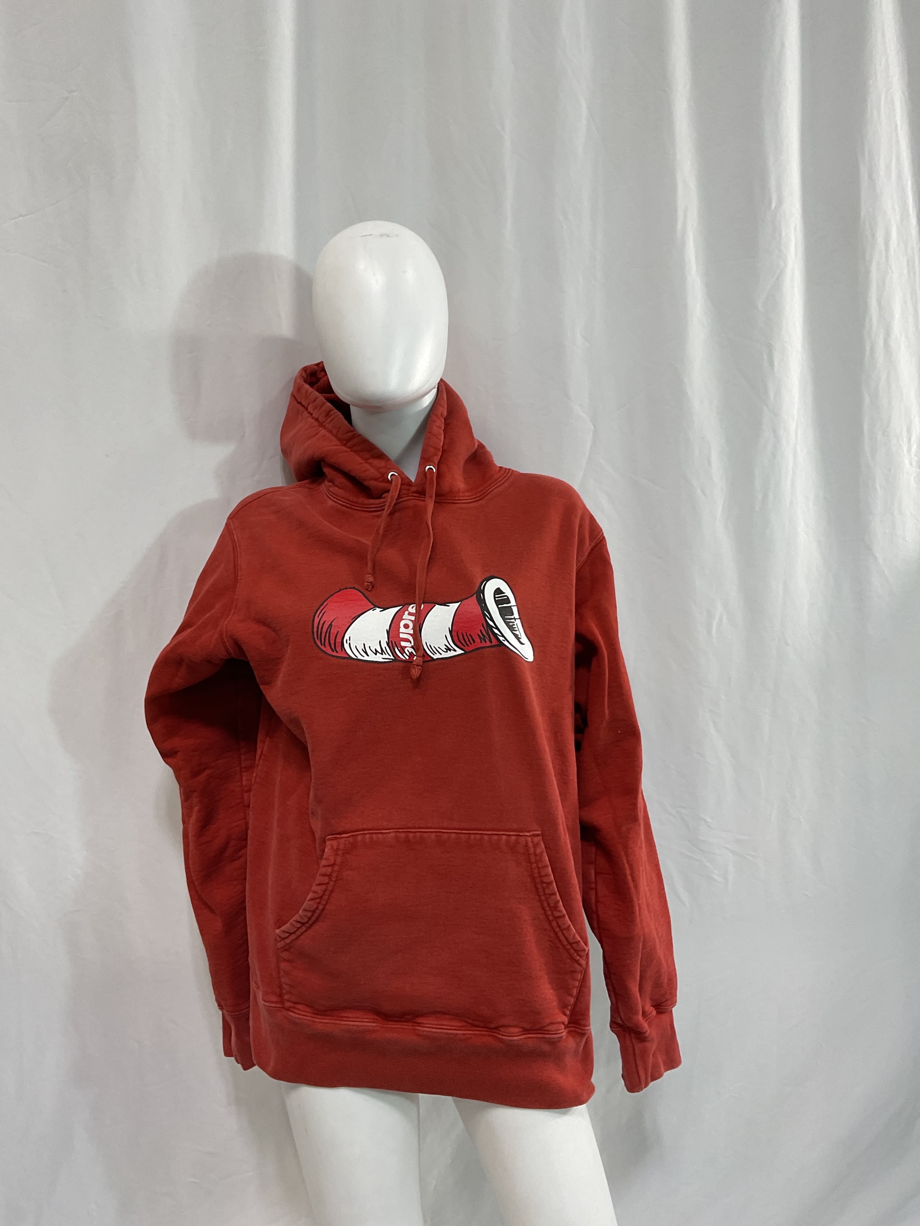 2018 Graphic Print Hoodie - Image 2