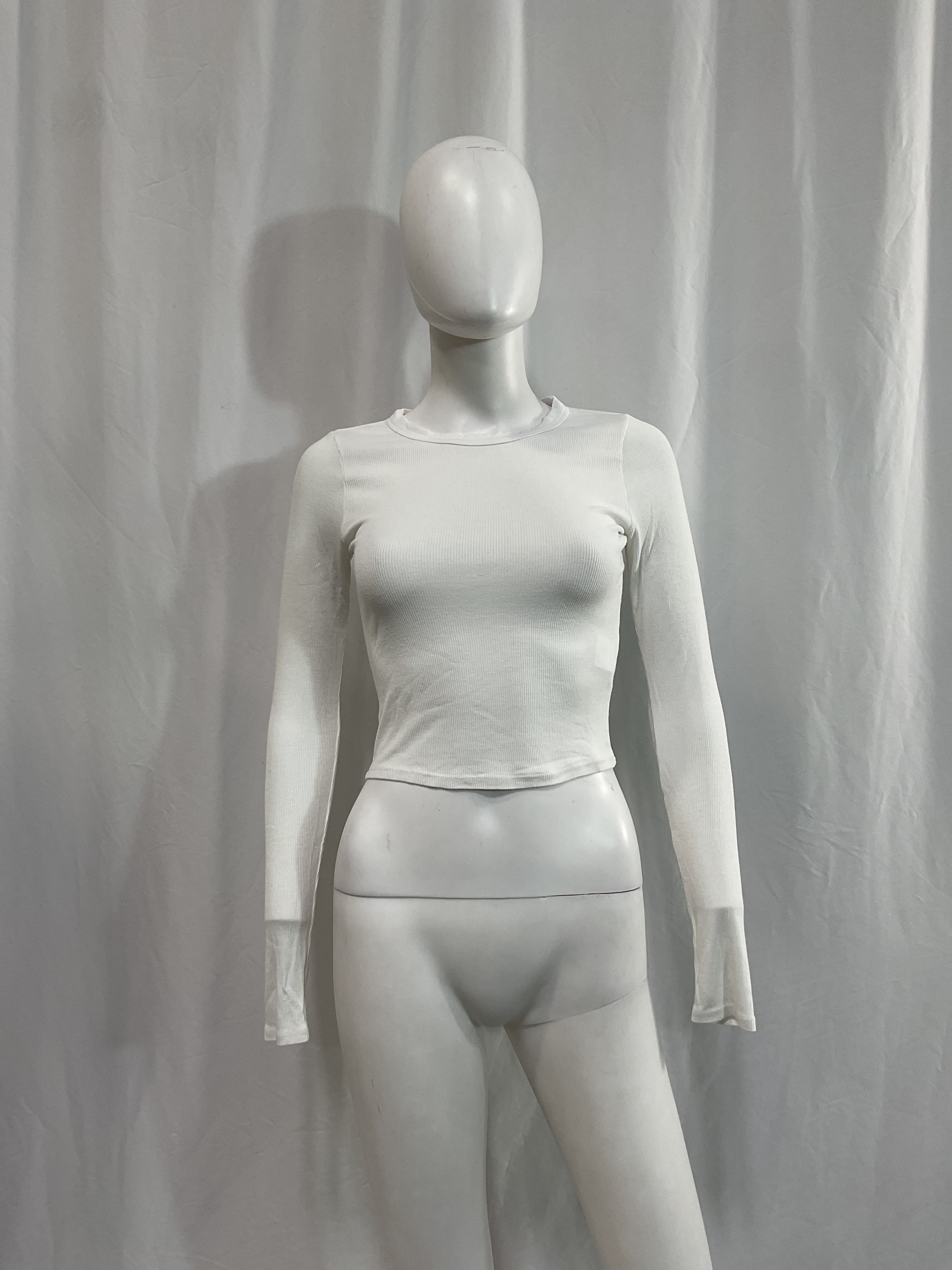 Silk Rib Cropped Long Sleeve Crew Top In White - Image 2