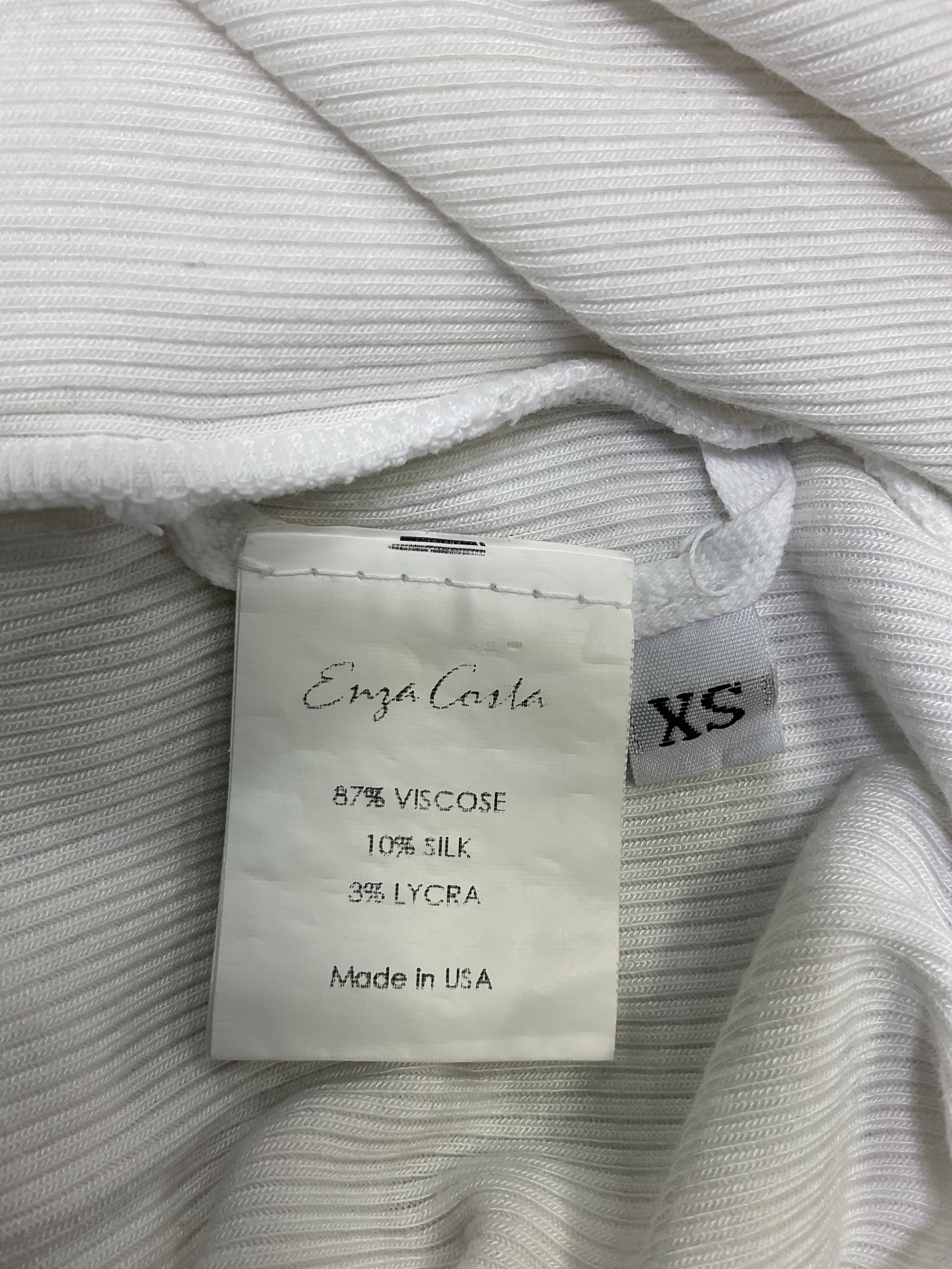 Silk Rib Cropped Long Sleeve Crew Top In White - Image 3