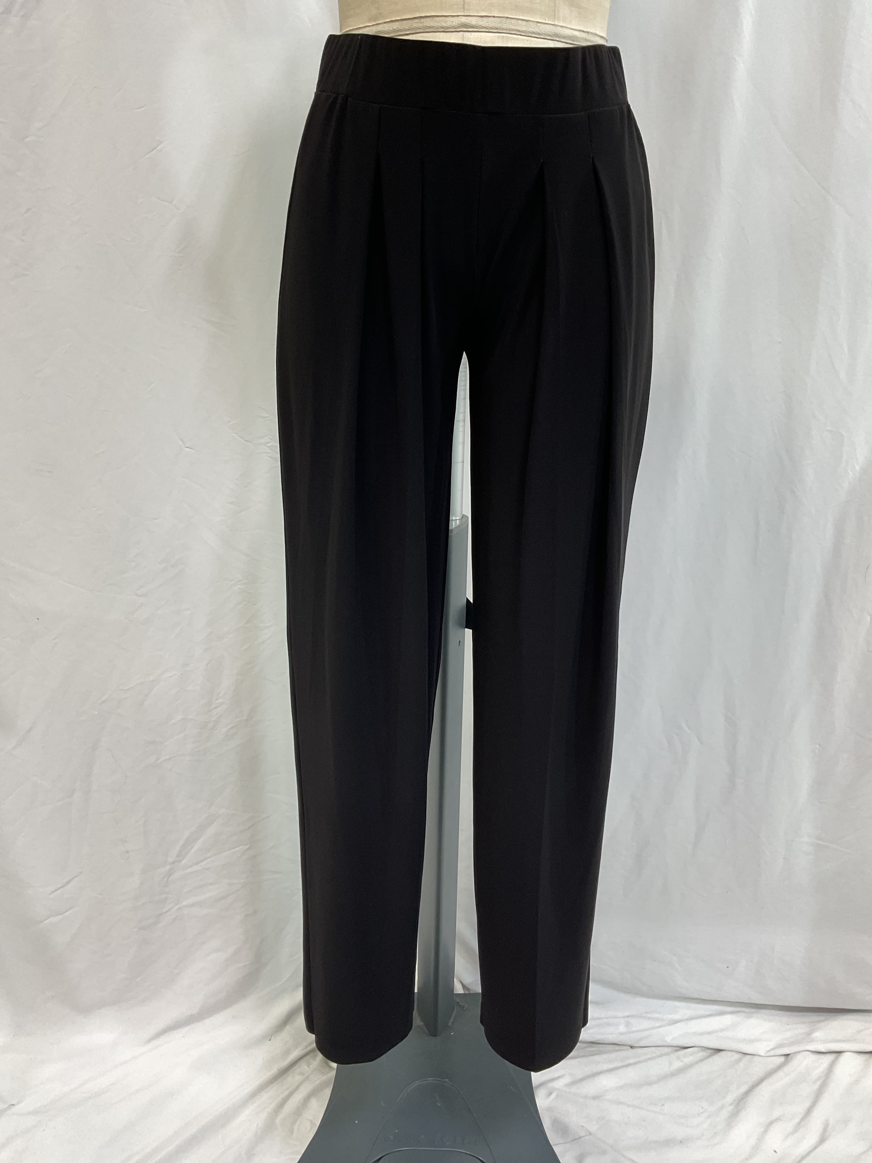 Low Rise Pleated Trouser - Image 3