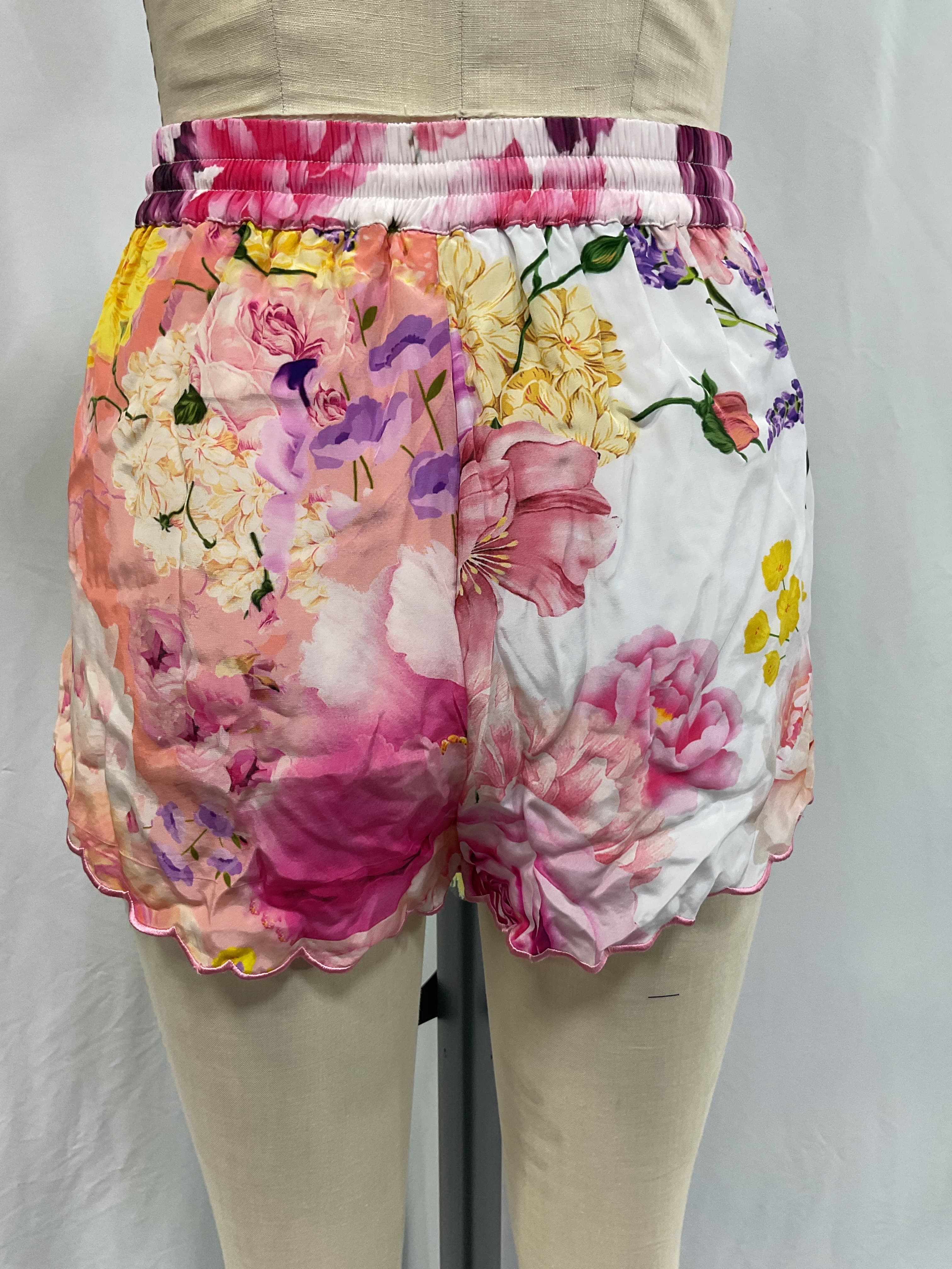 Shorts In White - Image 2