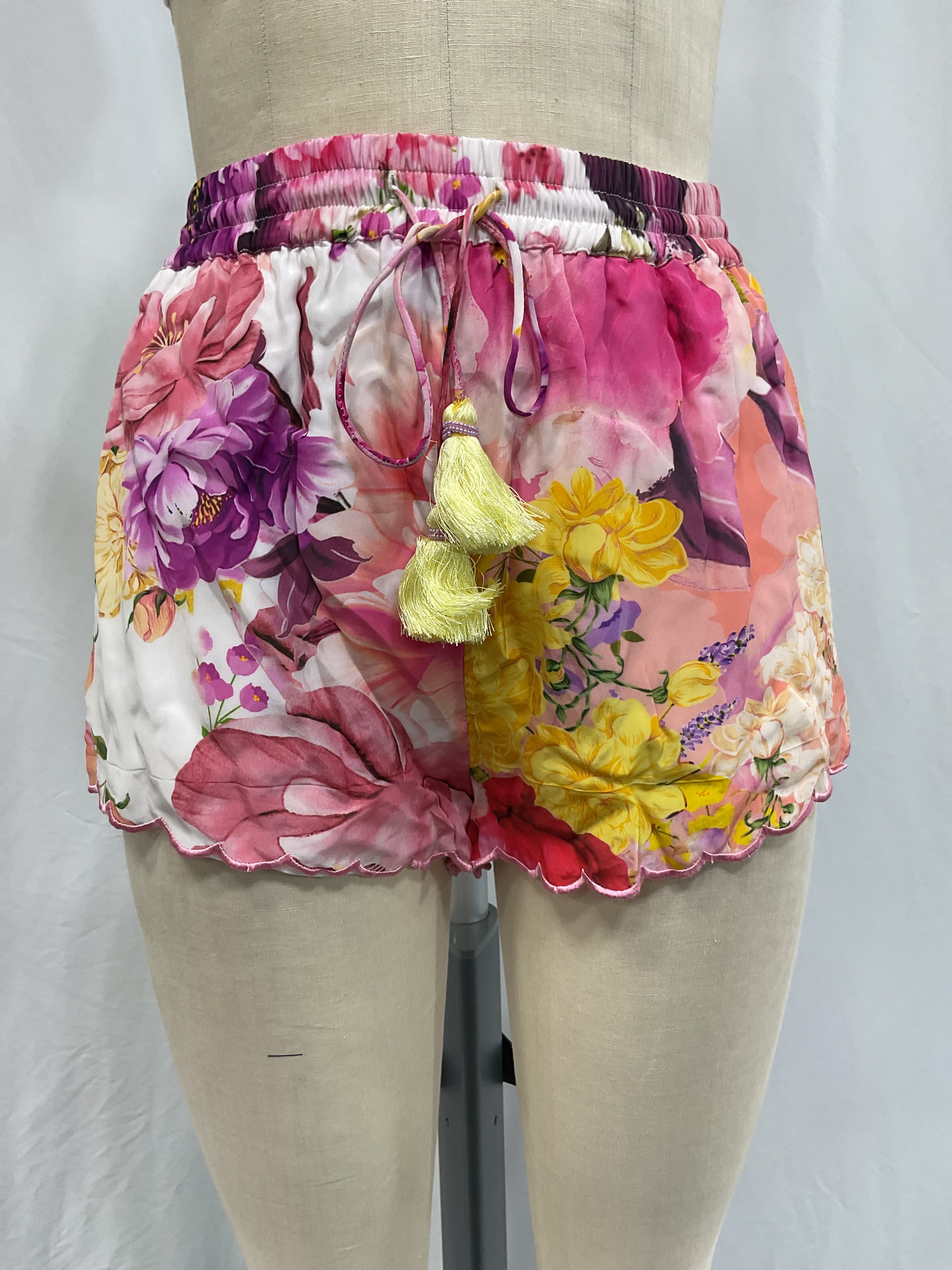 Shorts In White - Image 3