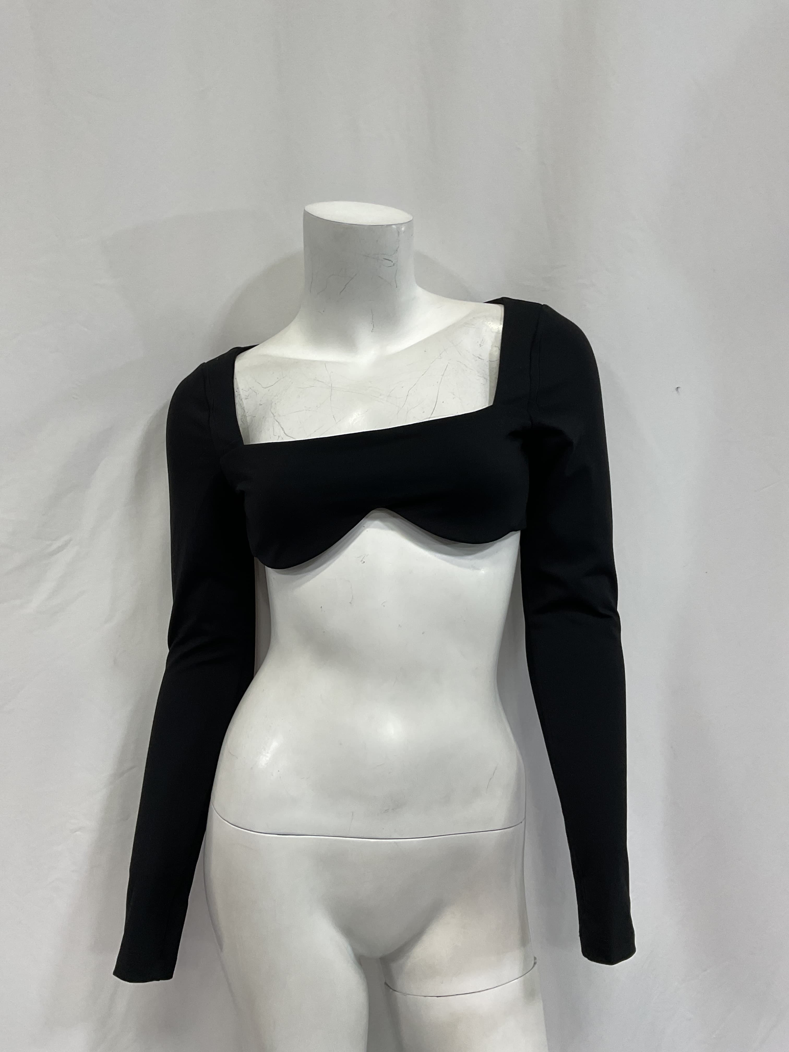 Sweetheart Crop Top In Black - Image 3
