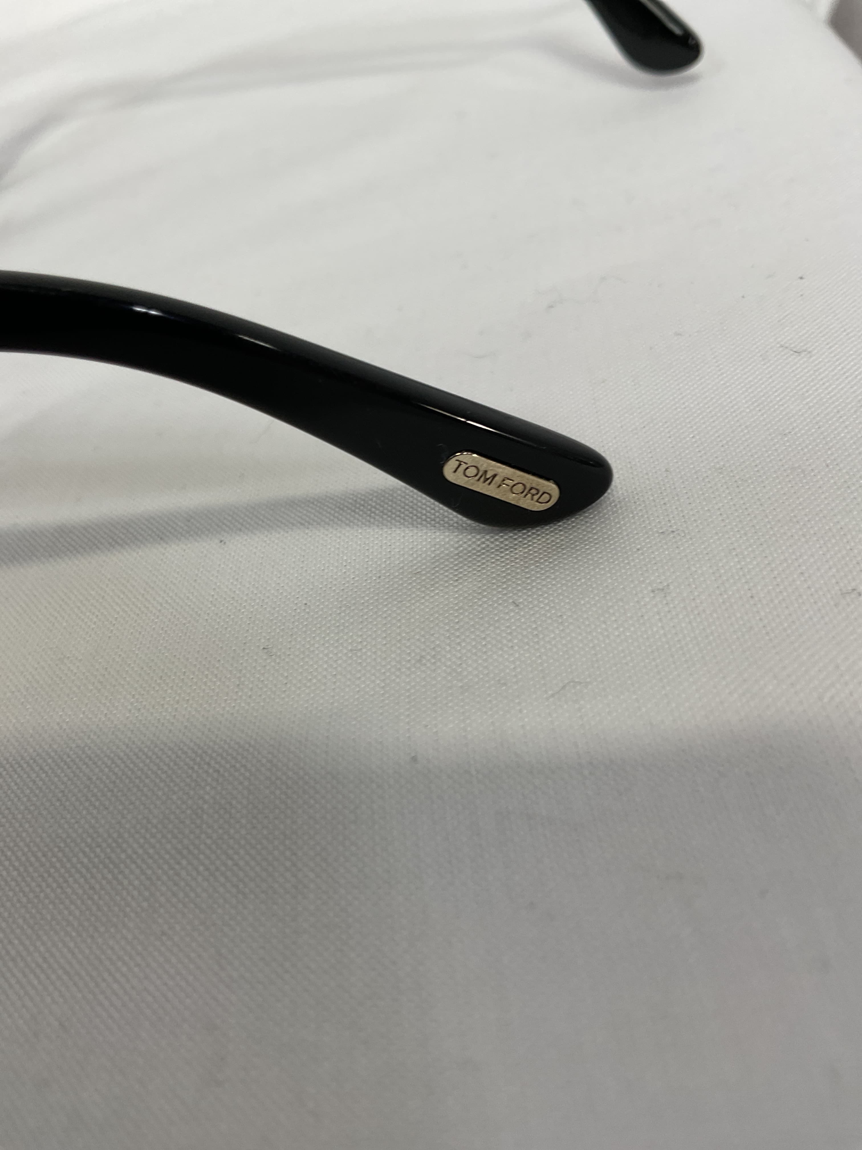 Selby Sunglasses In Black & Grey - Image 4