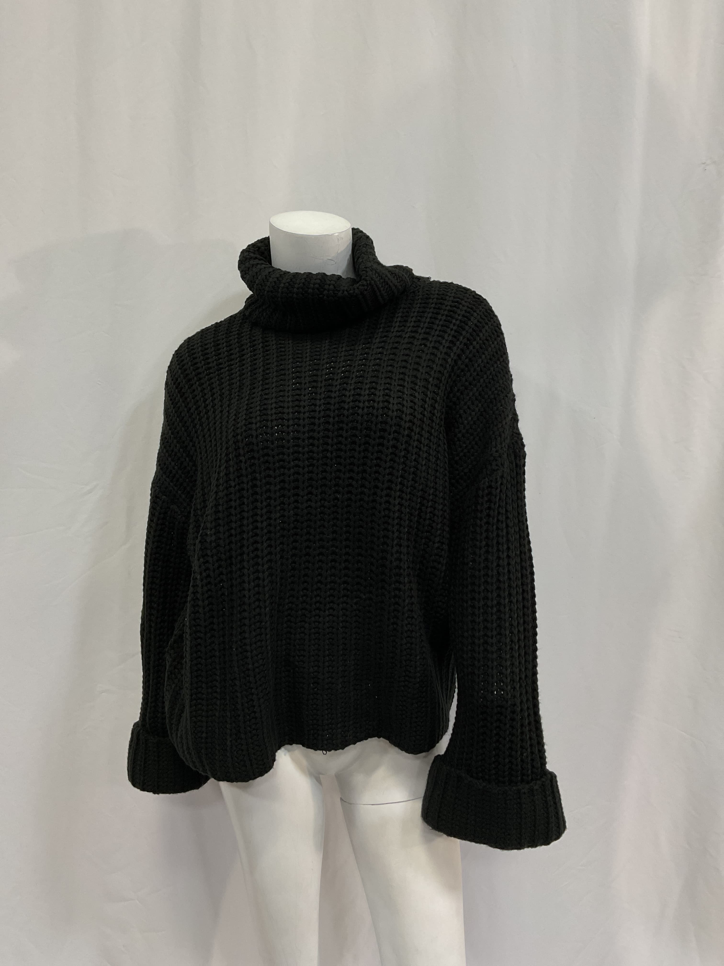 Chunky Turtleneck Shaker Pullover In Black - Image 4