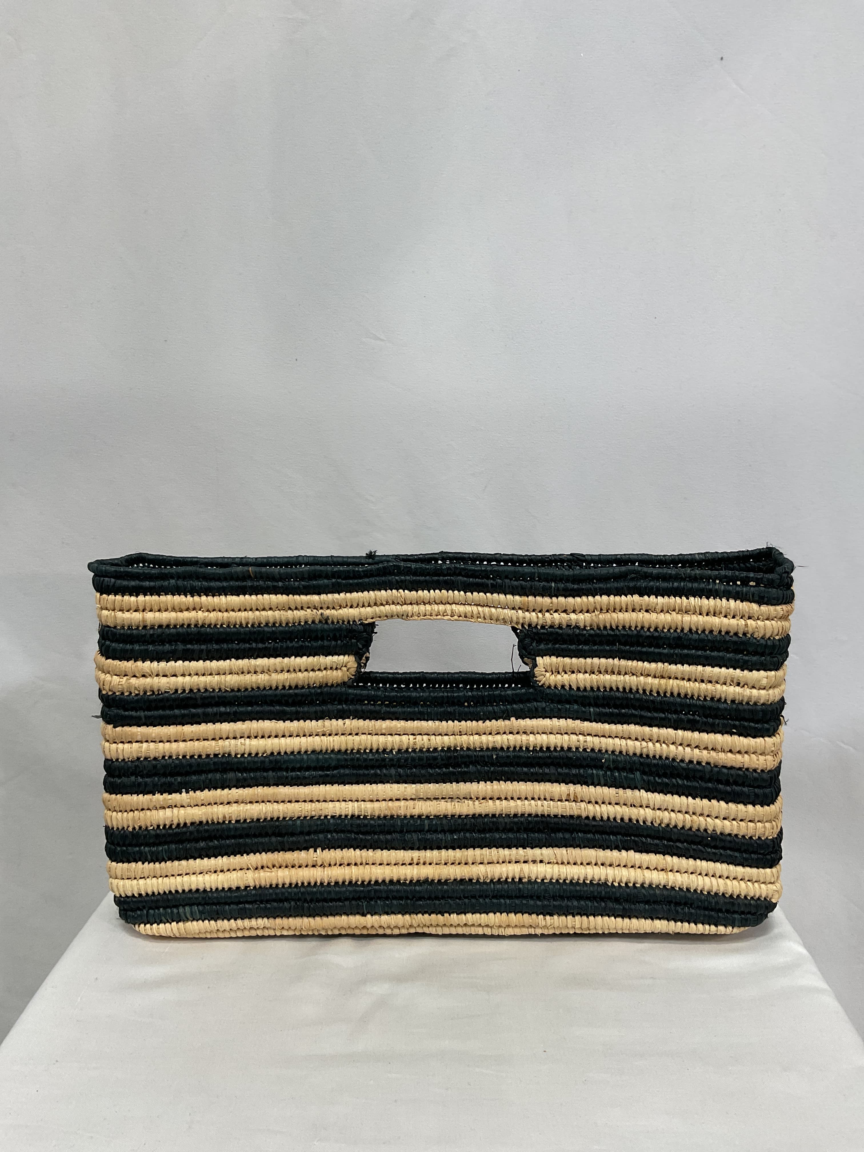 Selah Clutch In Natural & Black - Image 2