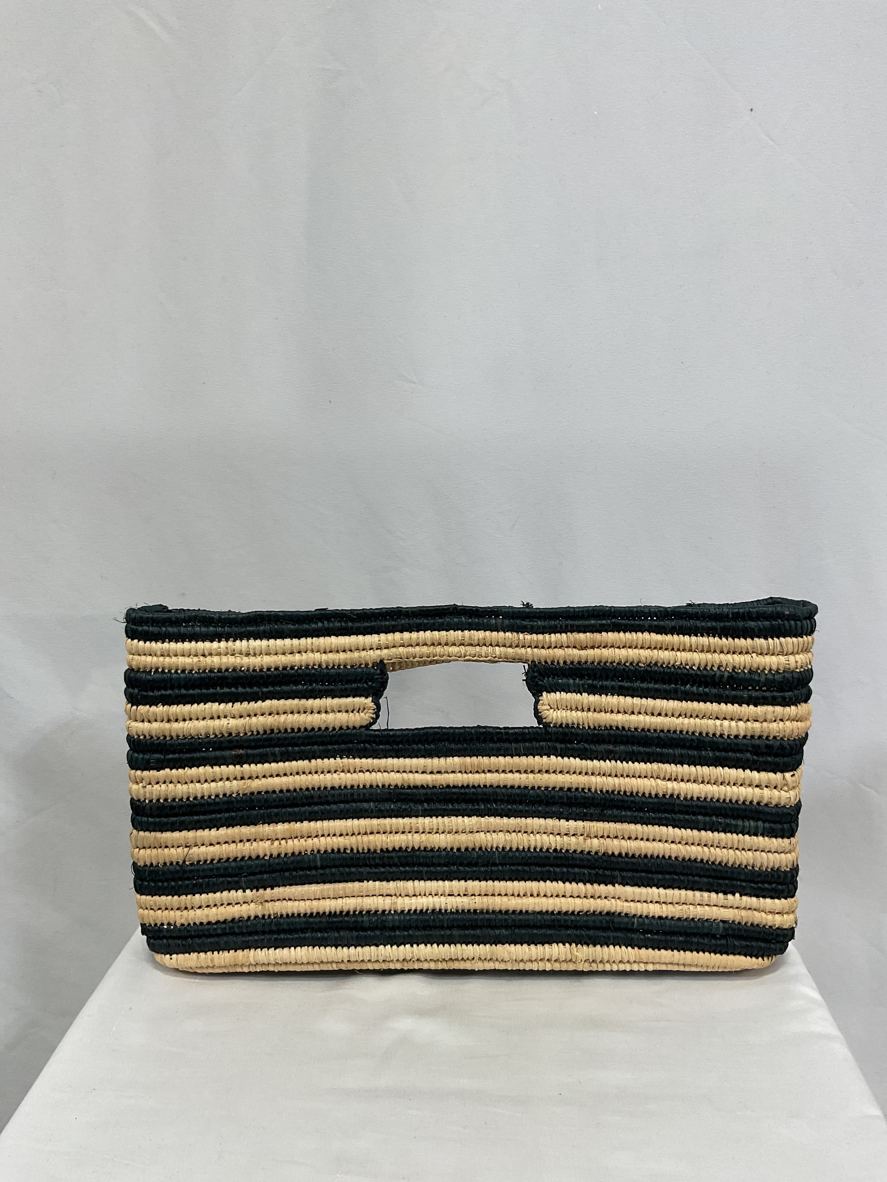 Selah Clutch In Natural & Black - Image 4