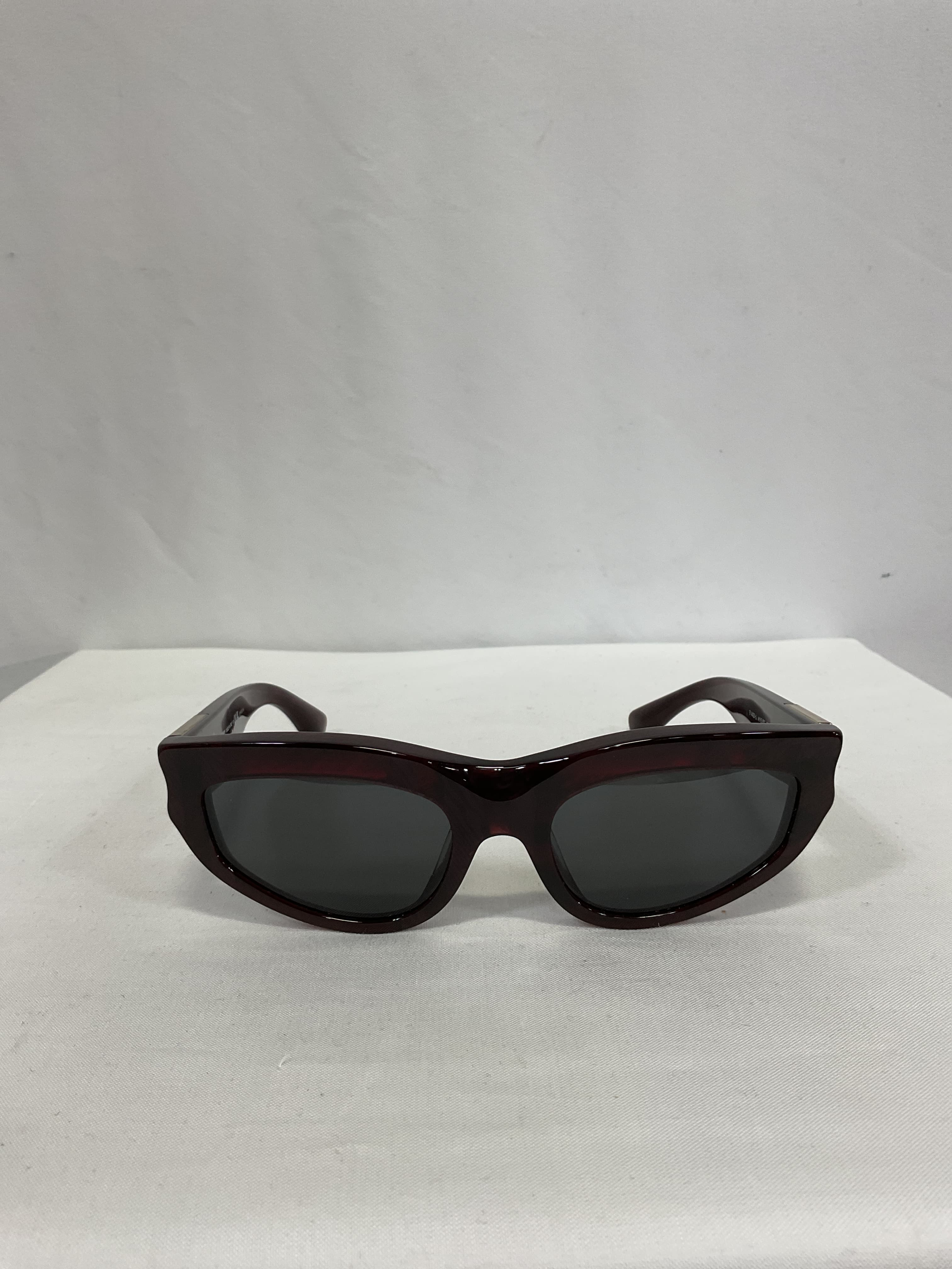 Cat Eye Sunglasses - Image 3
