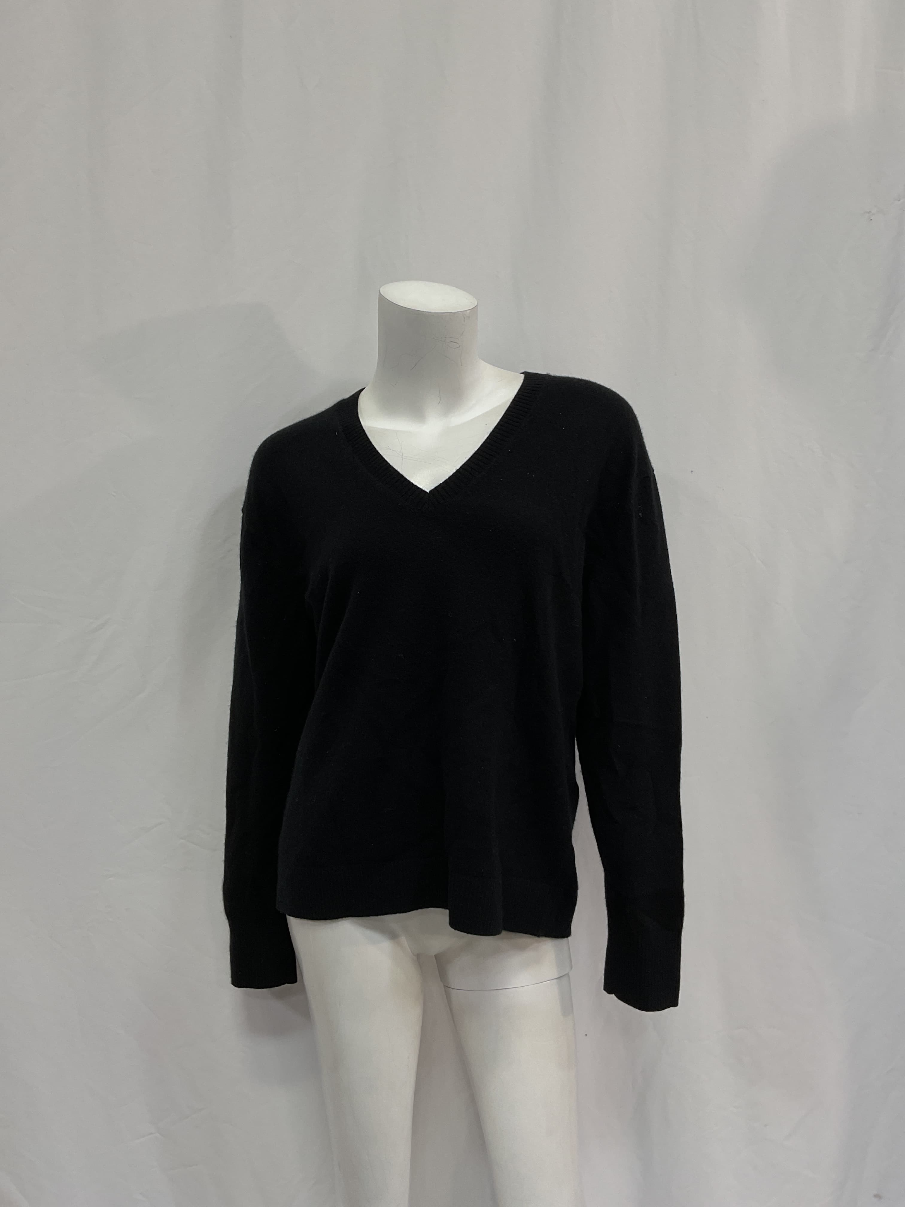 The Cashmere Relaxed V-Neck - Image 2