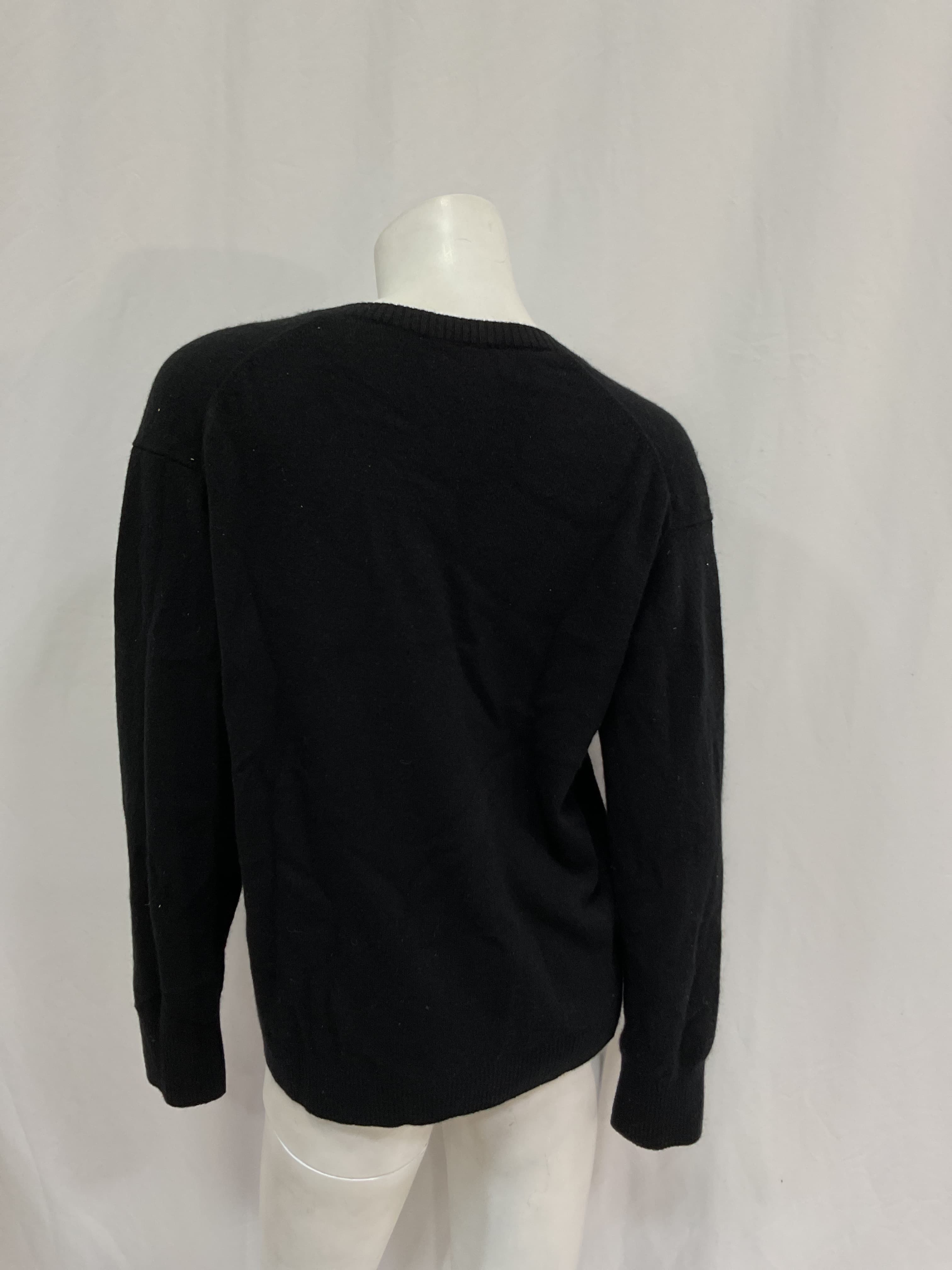 The Cashmere Relaxed V-Neck - Image 3