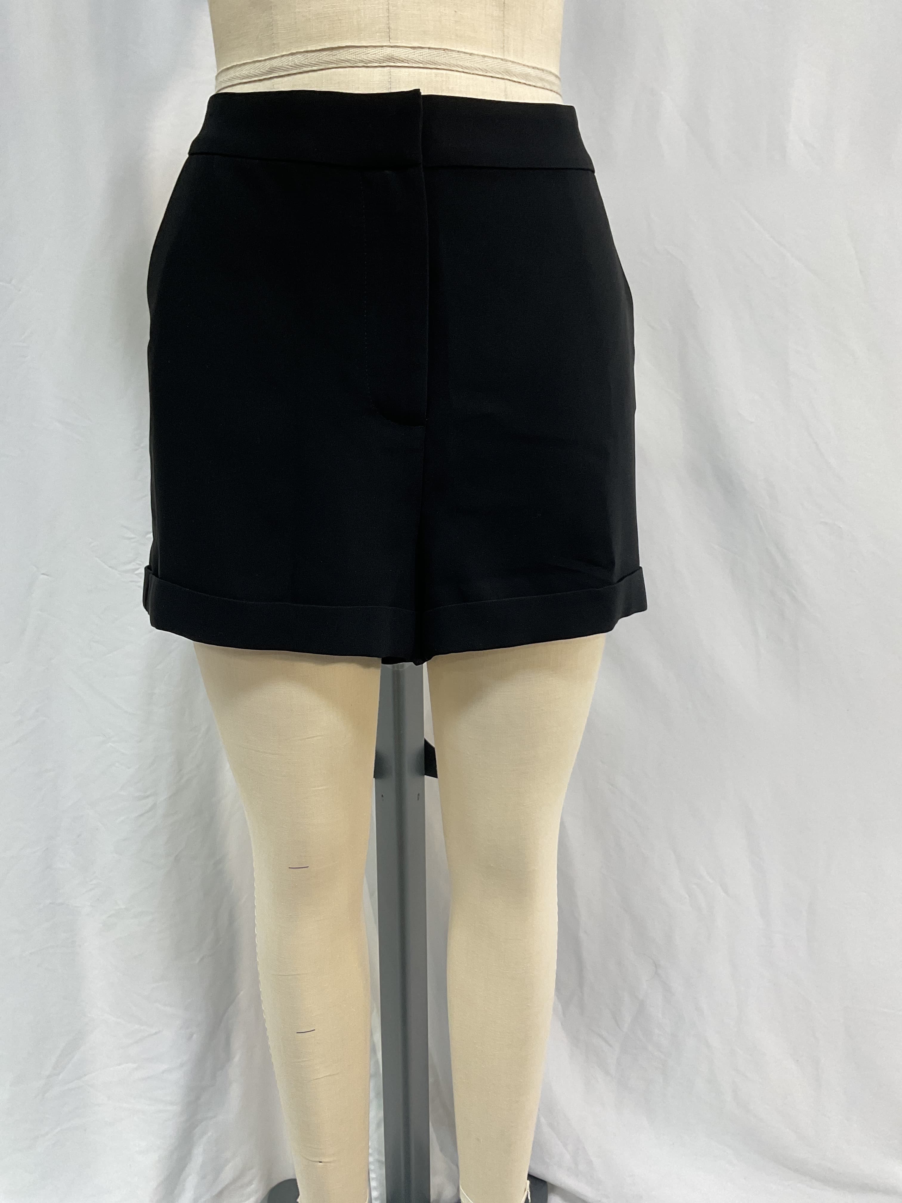 Crepe Elaine Short In Black - Image 3