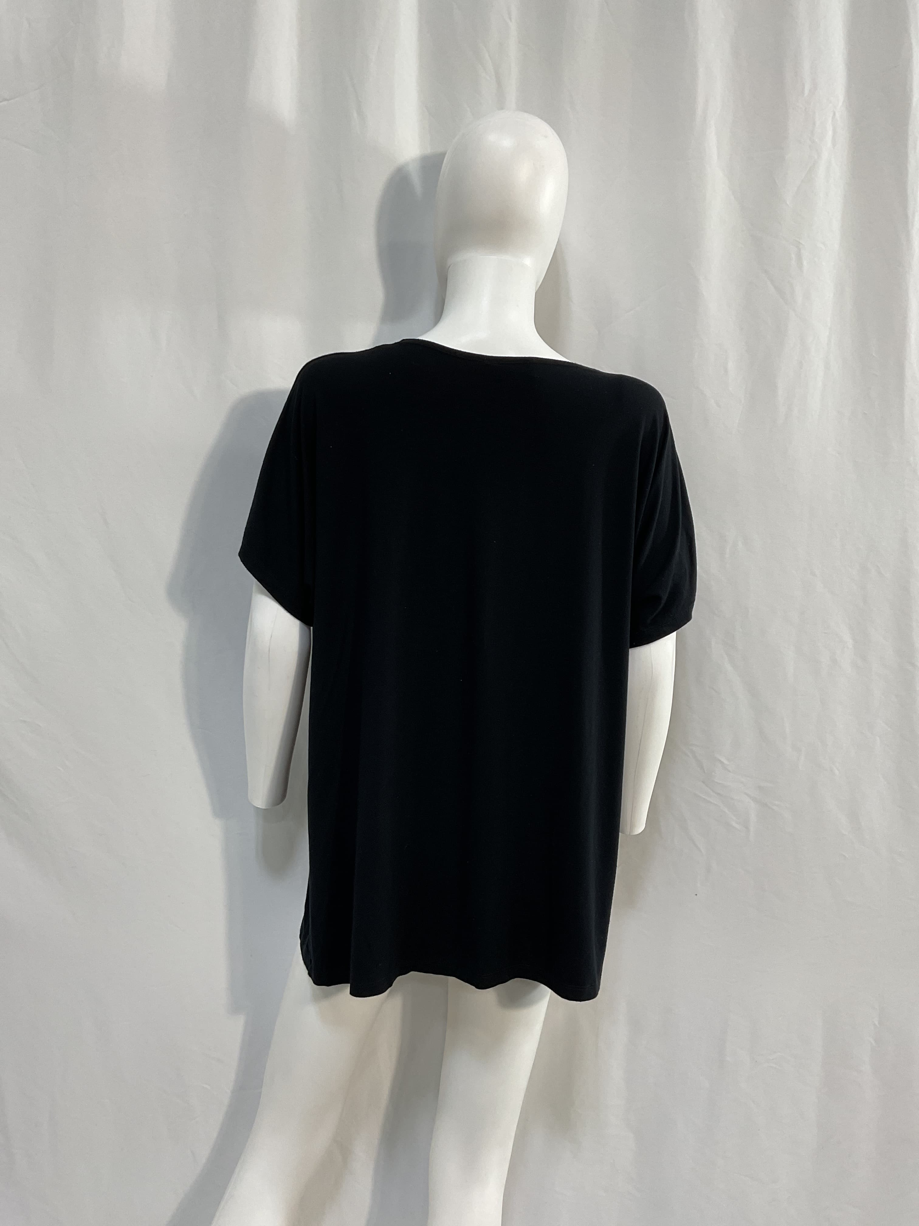 The Perfect Maternity V-Neck T-Shirt - Image 2