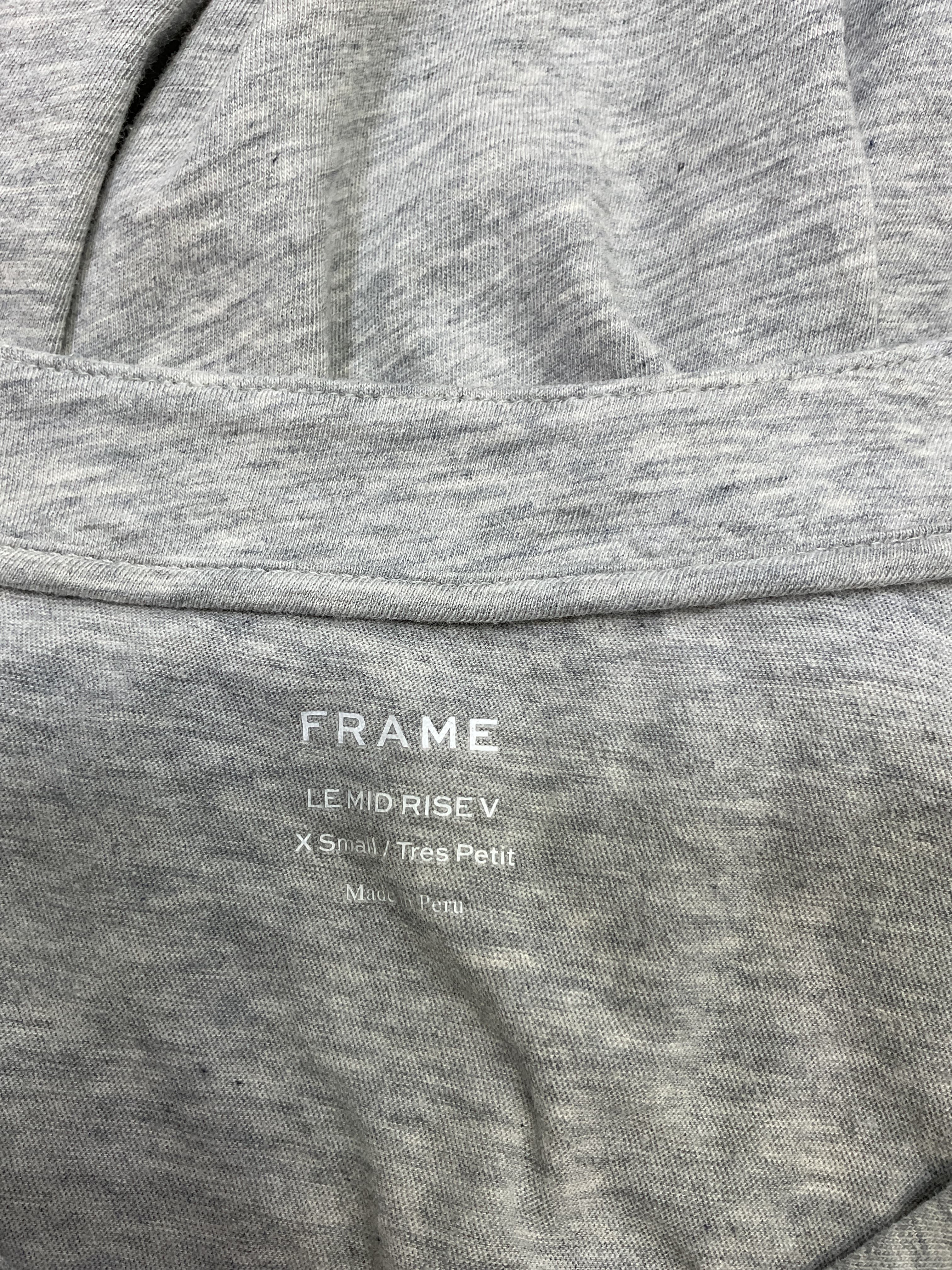 Le Mid Rise V-Neck Tee - Image 4