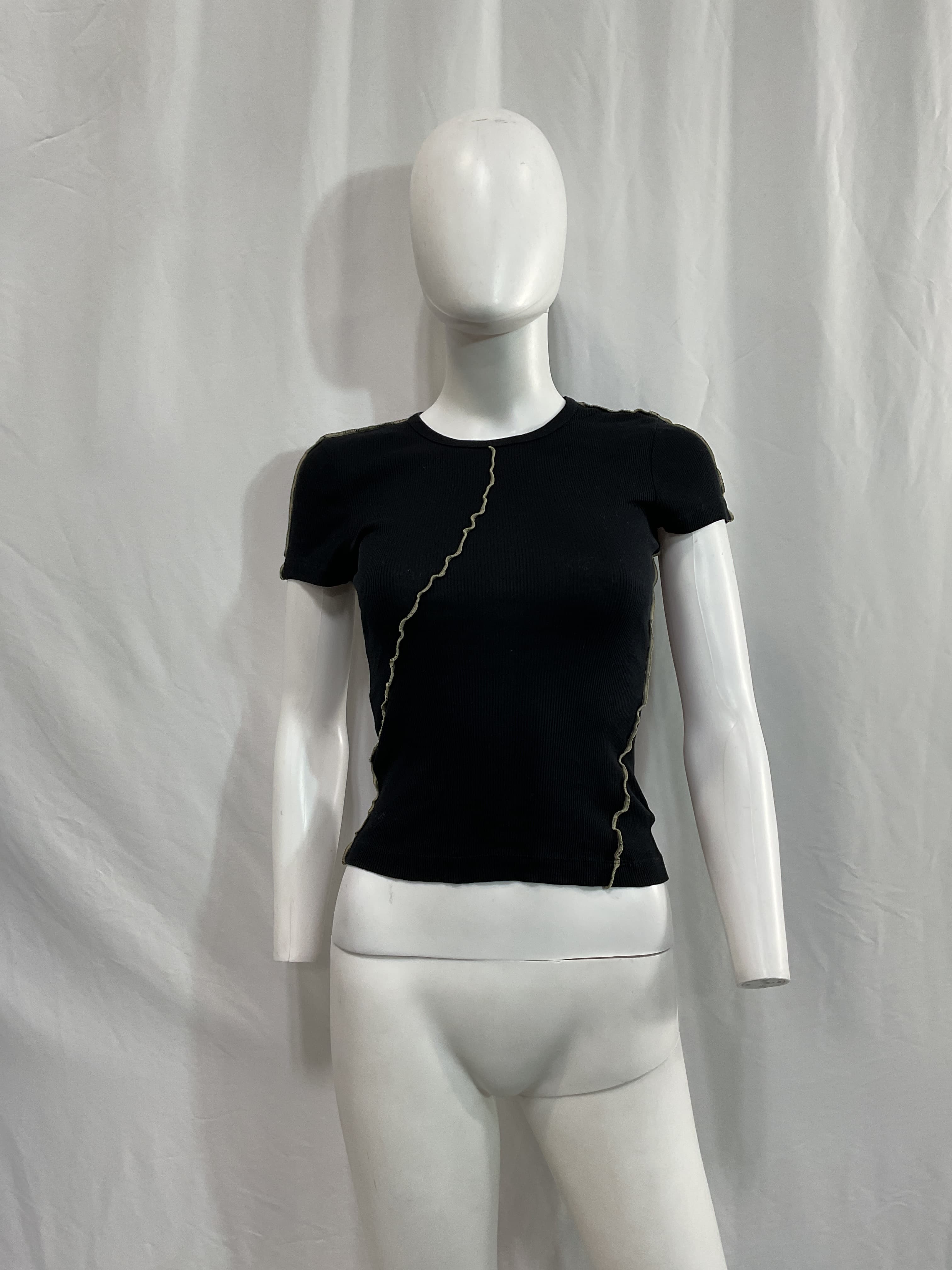 Short Sleeve Top In Basalt Black - Image 3