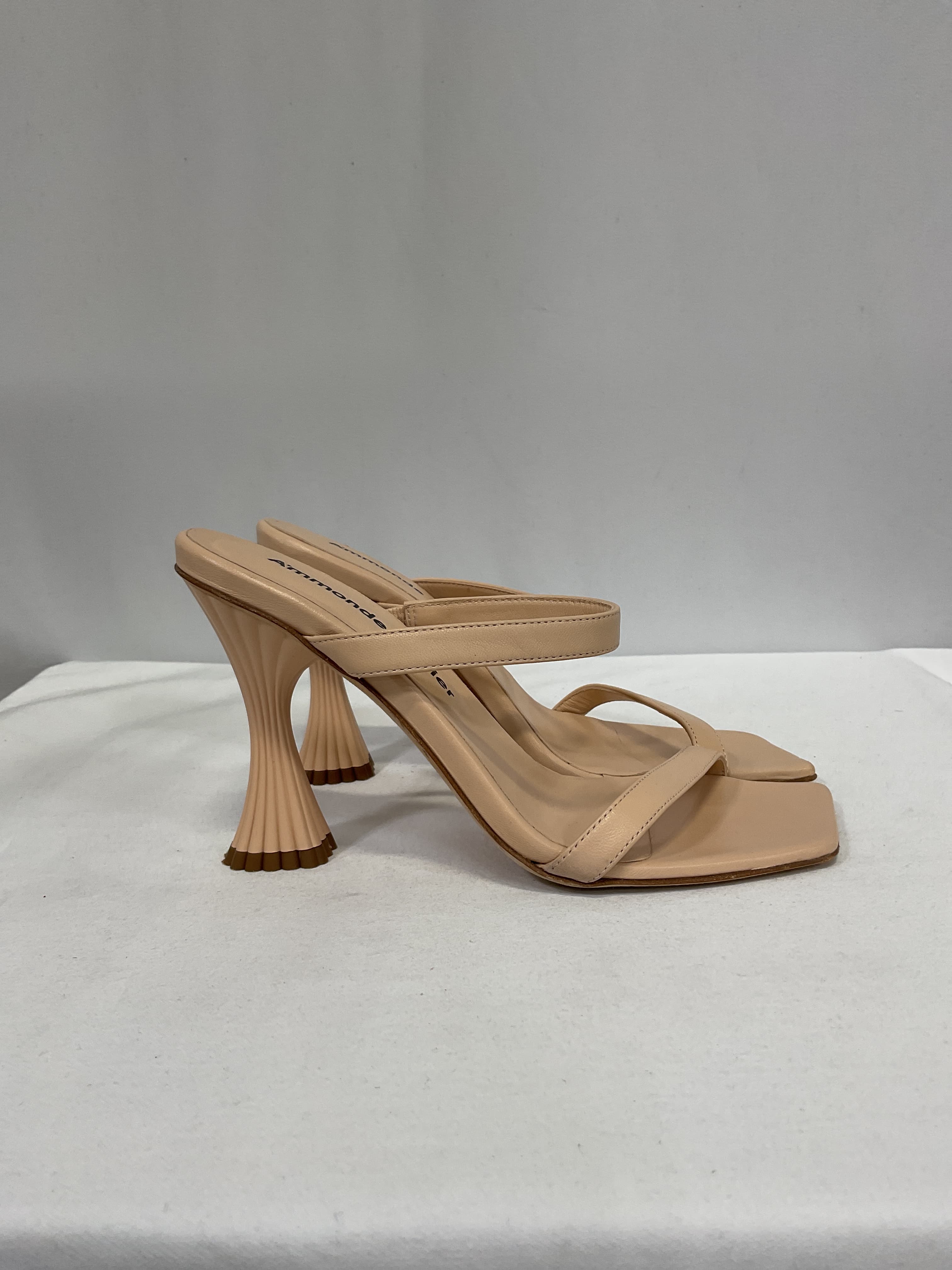 Andrea 100 Sandals In Nude - Image 4