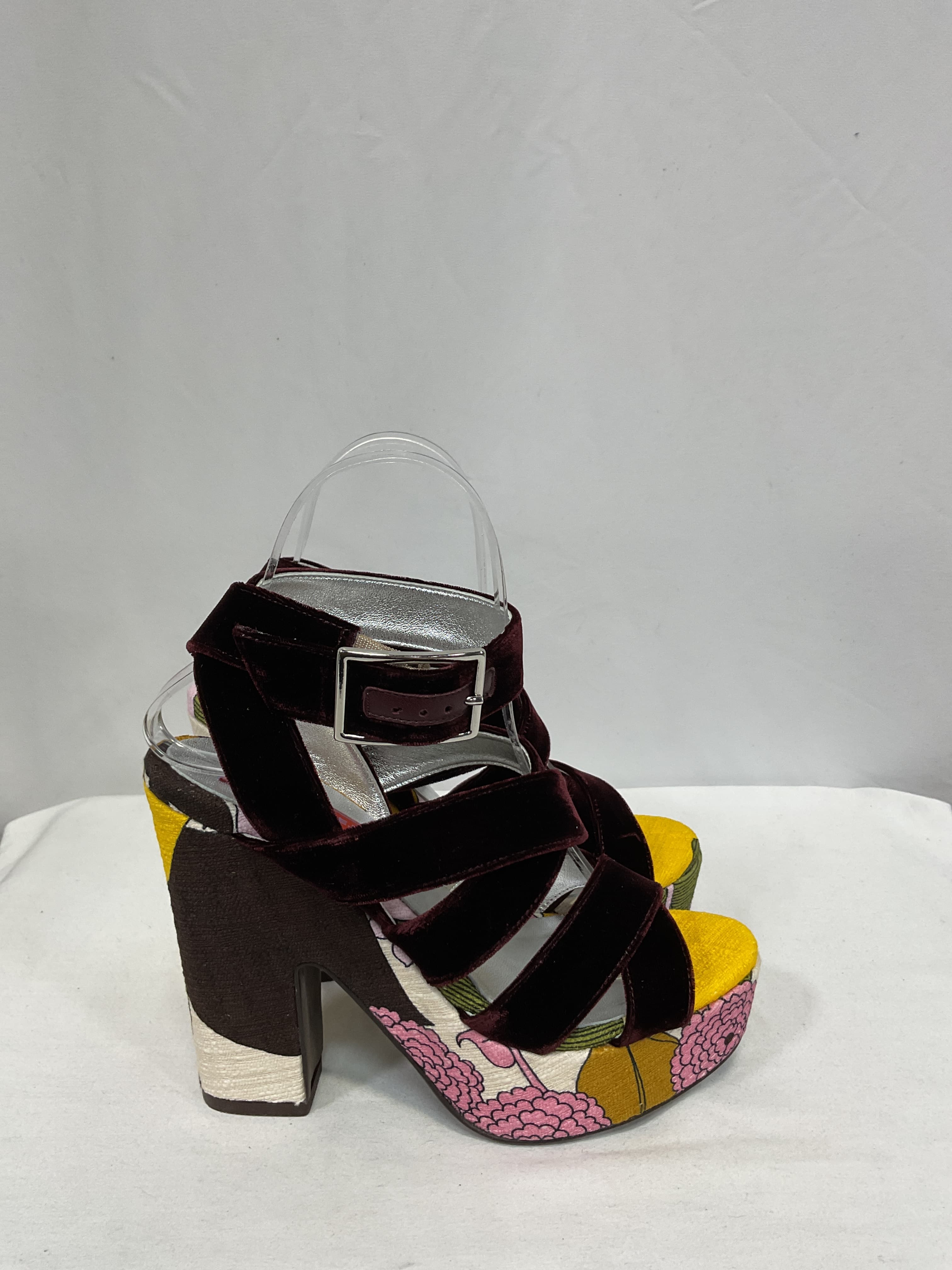 Big Flower Rose Medal Wedge - Image 2
