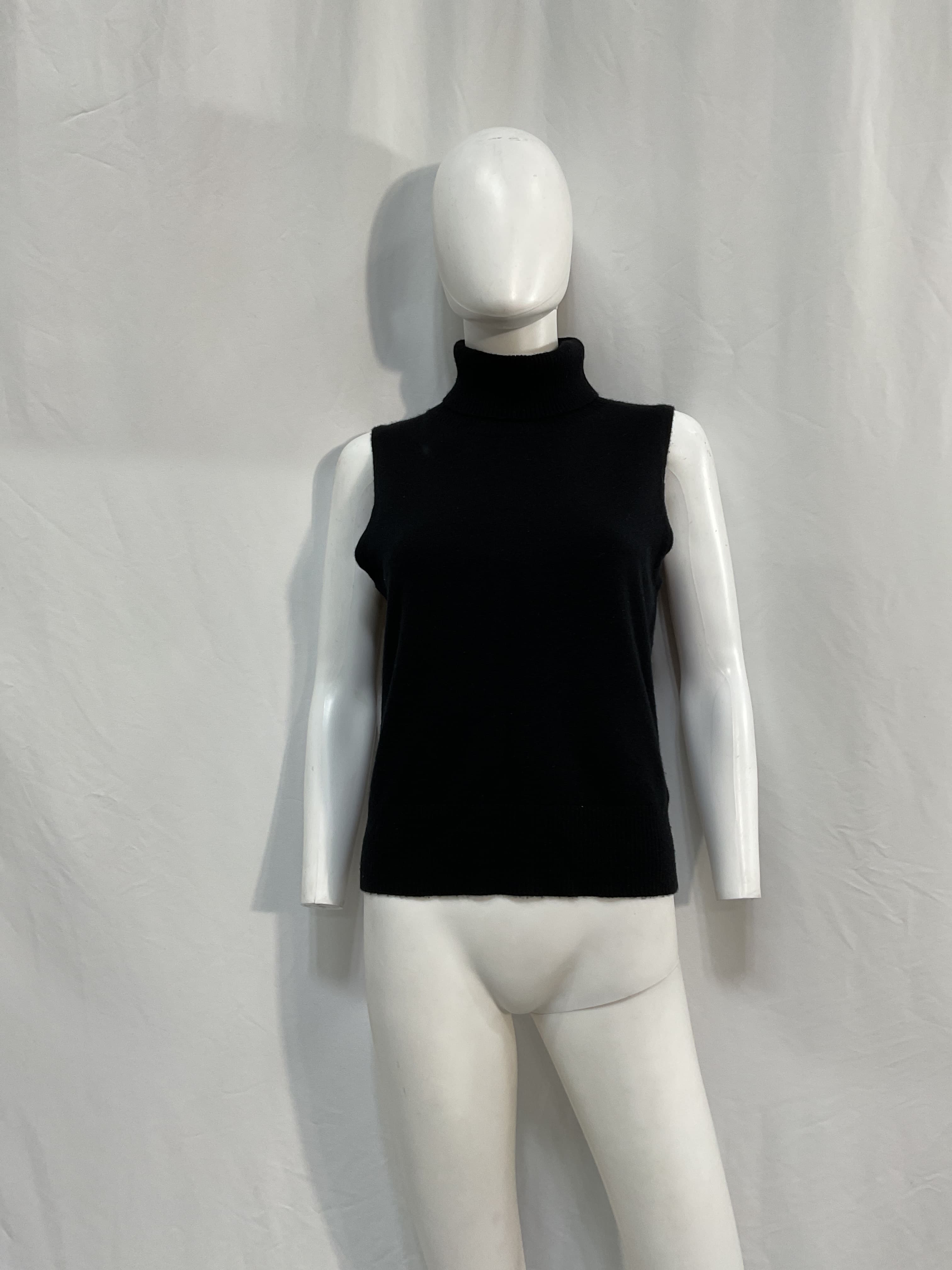 Sleeveless Roll Neck Cashmere Top In Black - Image 2