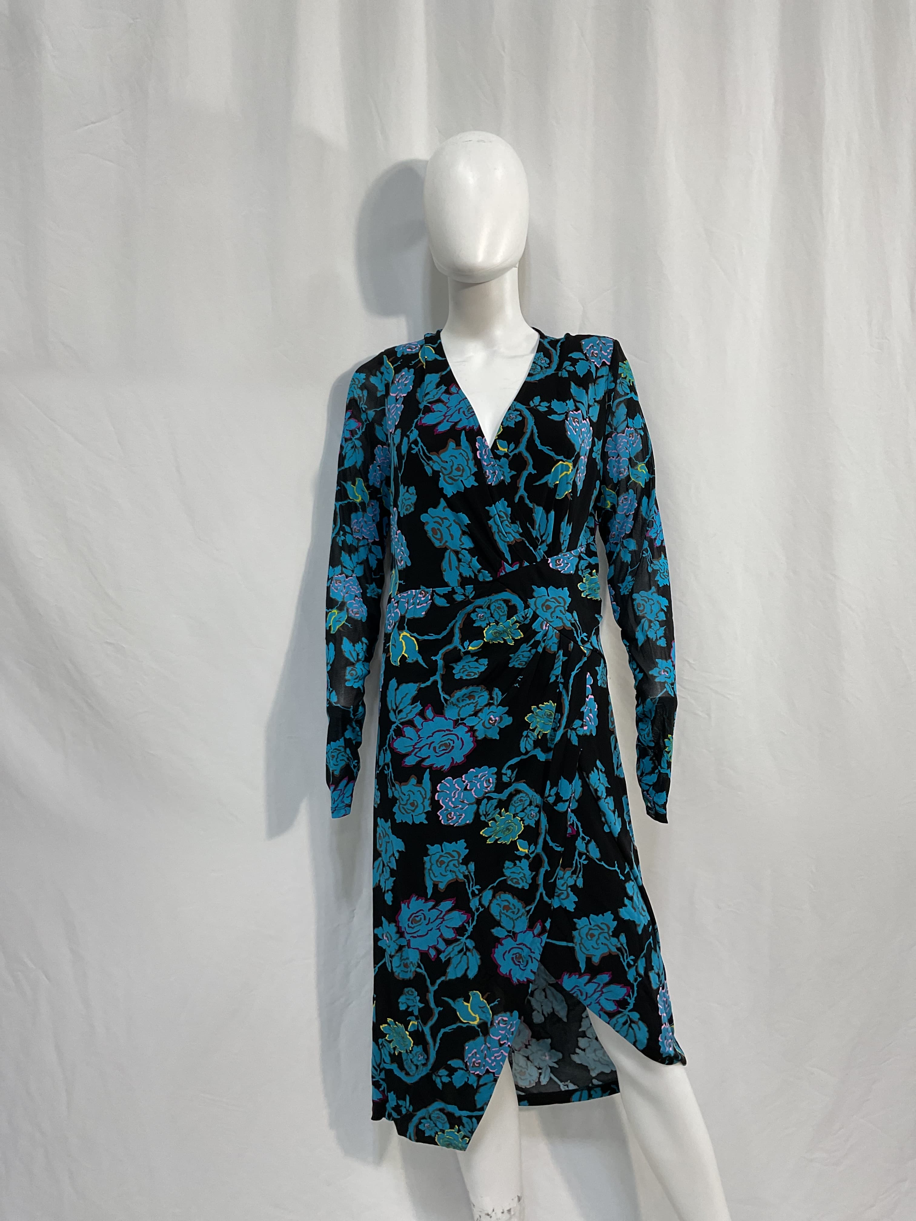 Nevine Dress In China Vine Black - Image 2
