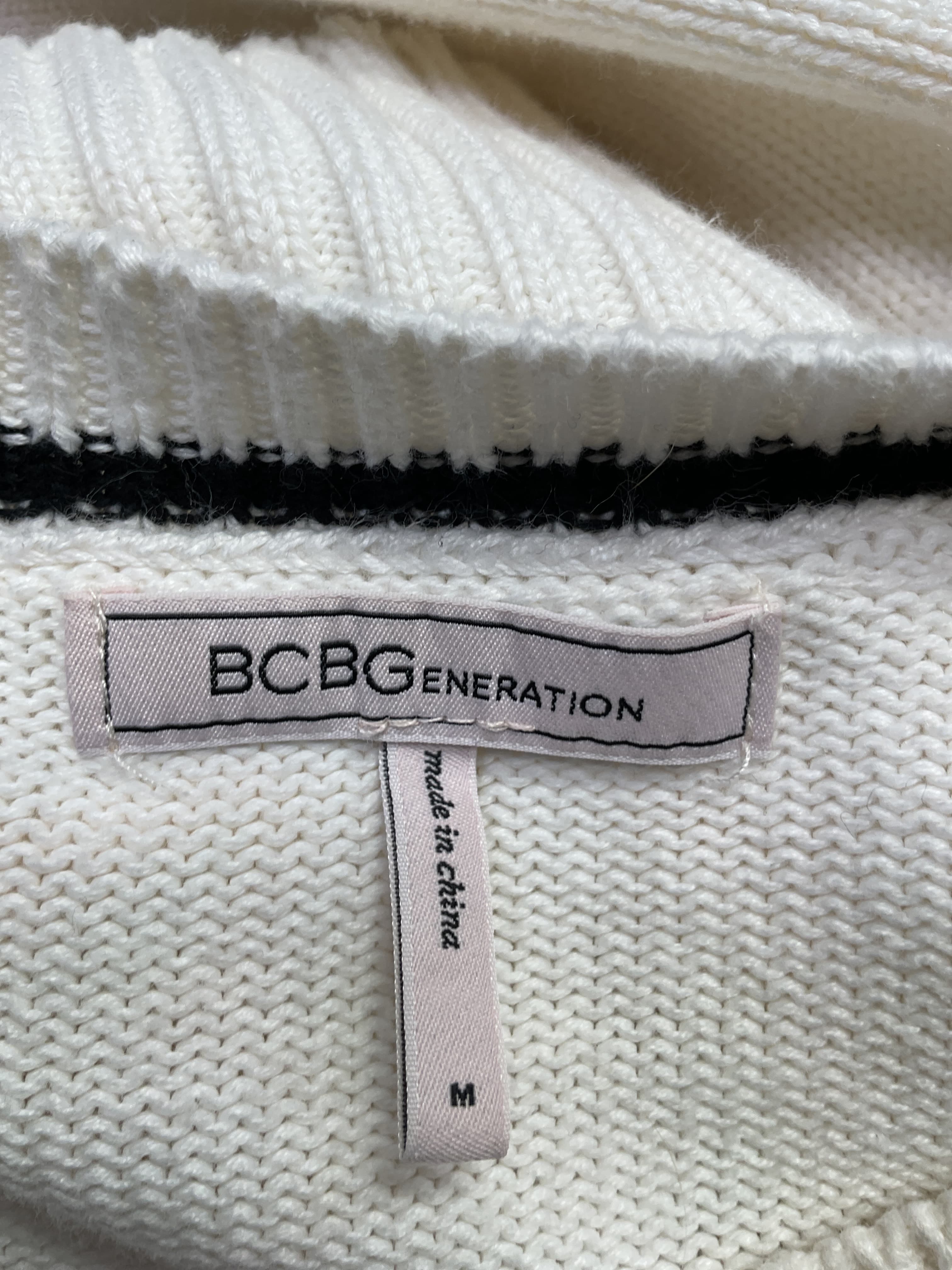 V Neck Cable Sweater In Sweet Cream & Black - Image 4