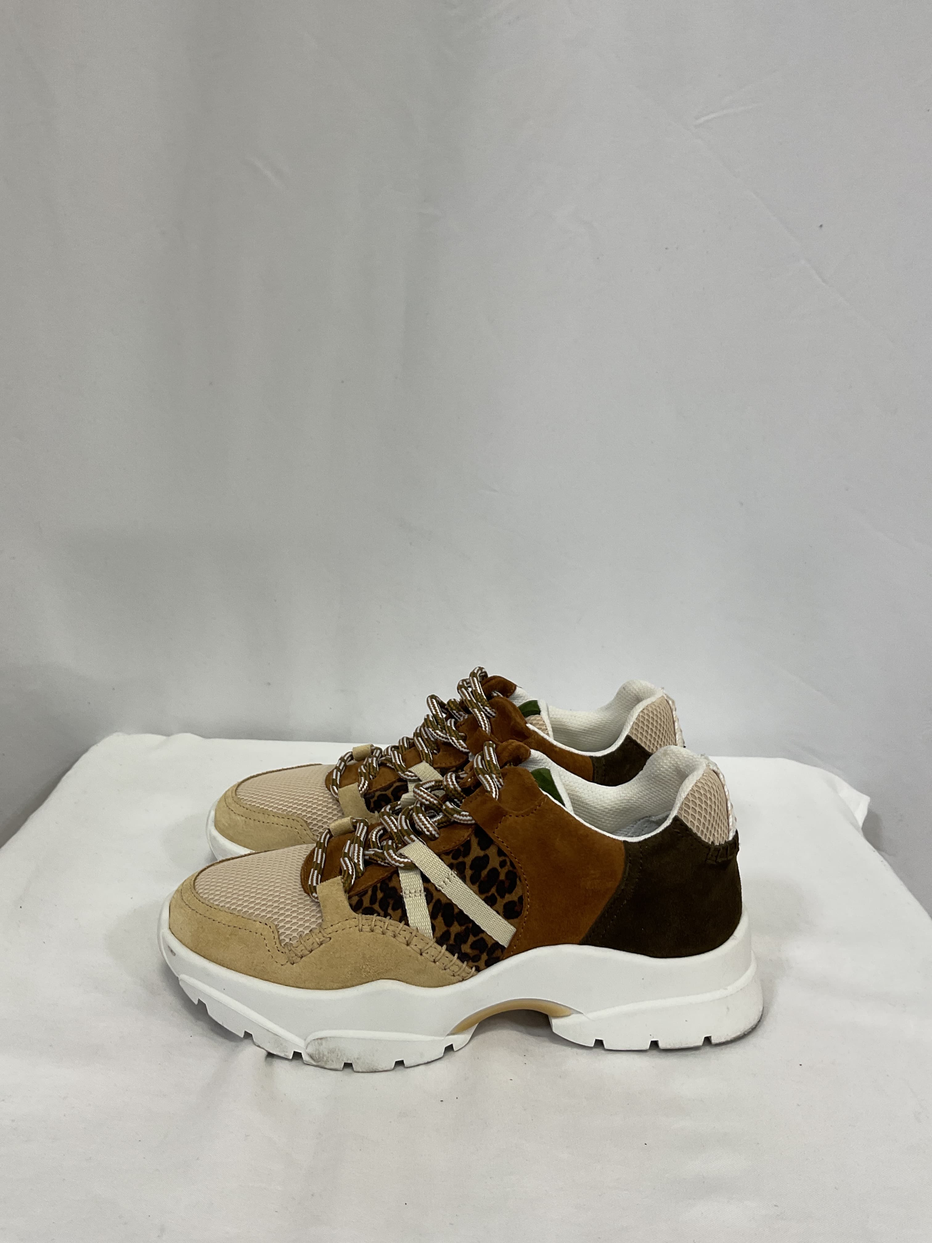 James Trainers - Image 3