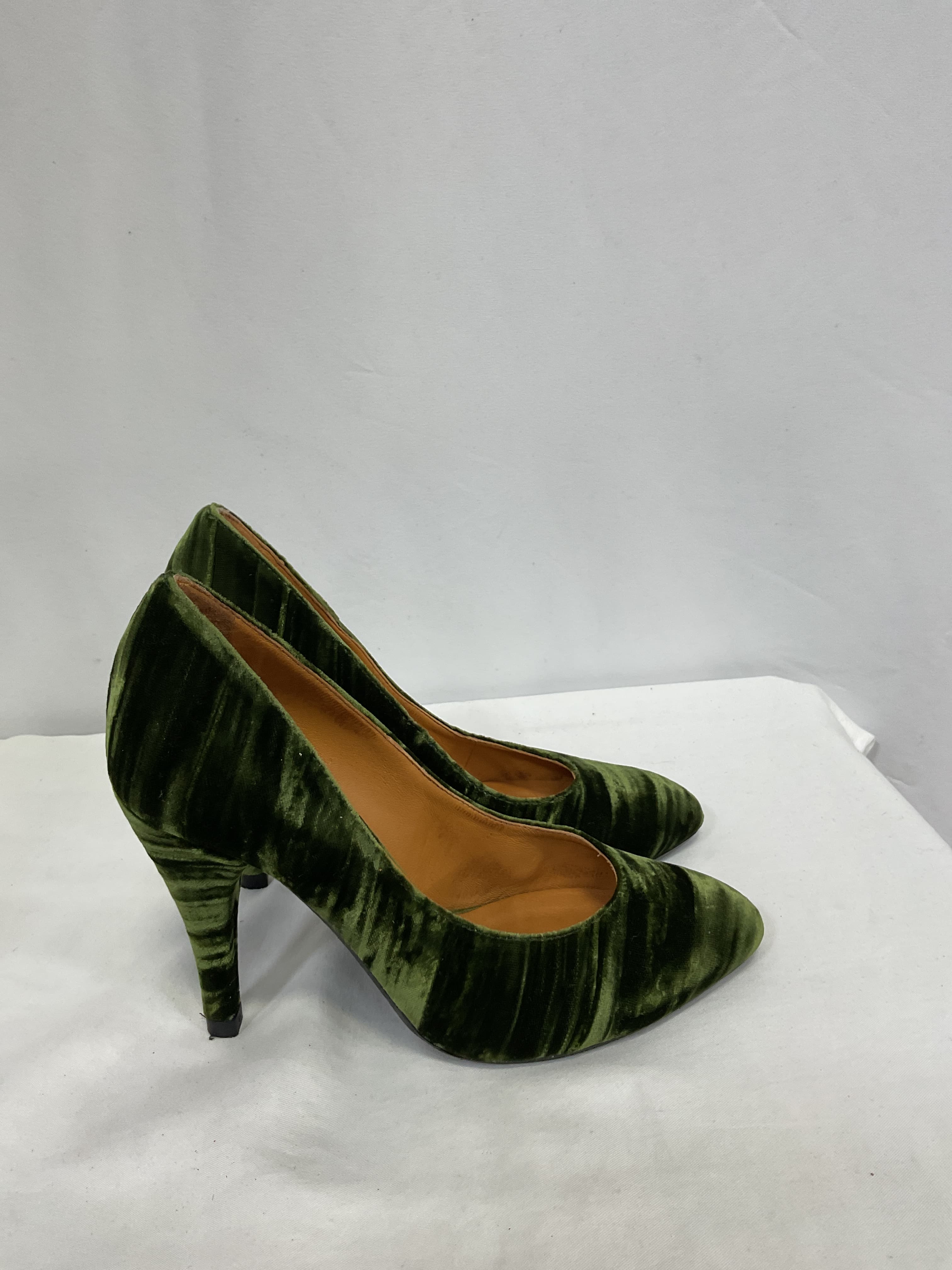 High Magda Court Shoe - Image 2