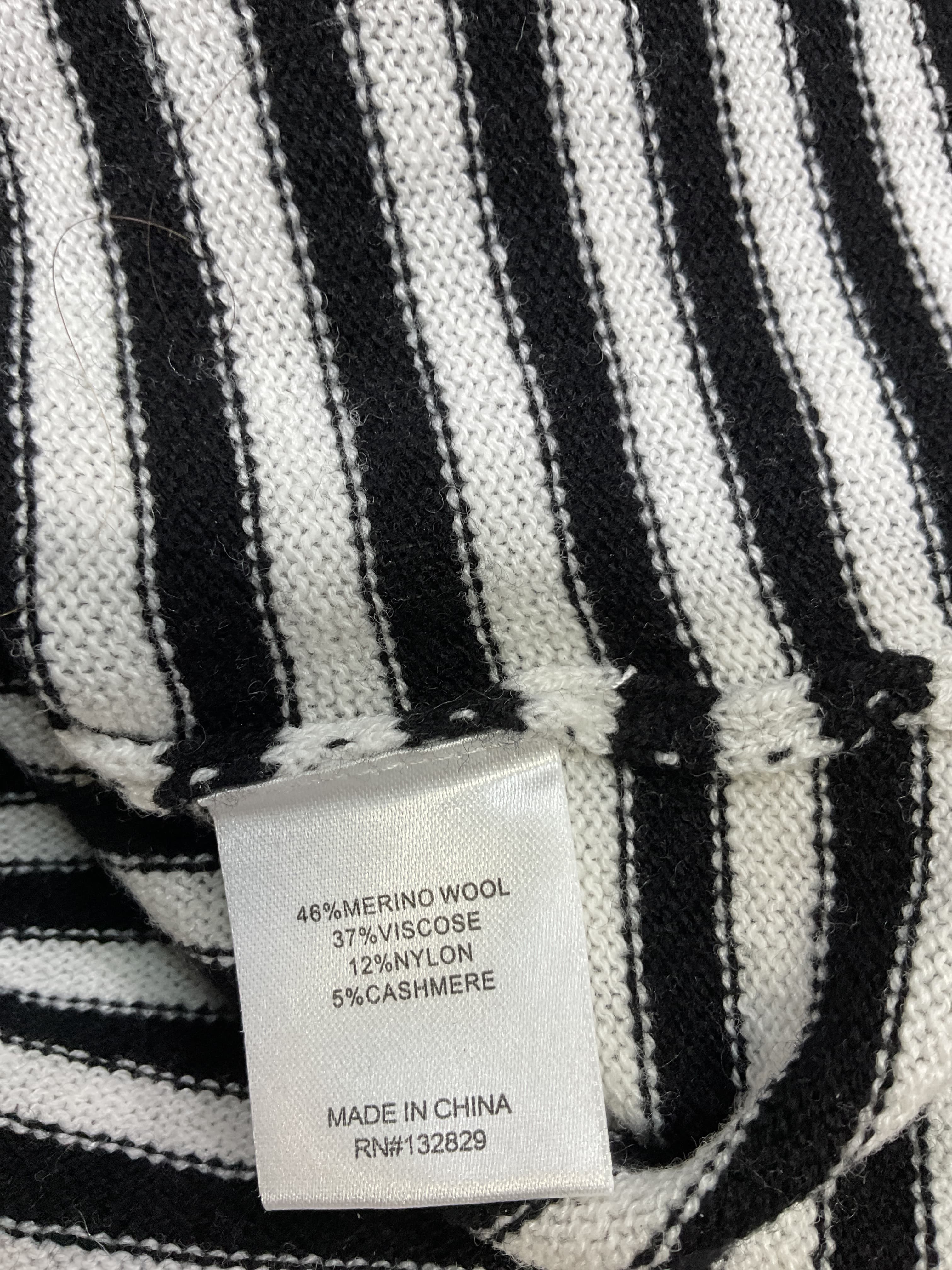 Alva Turtleneck In Black & White - Image 3