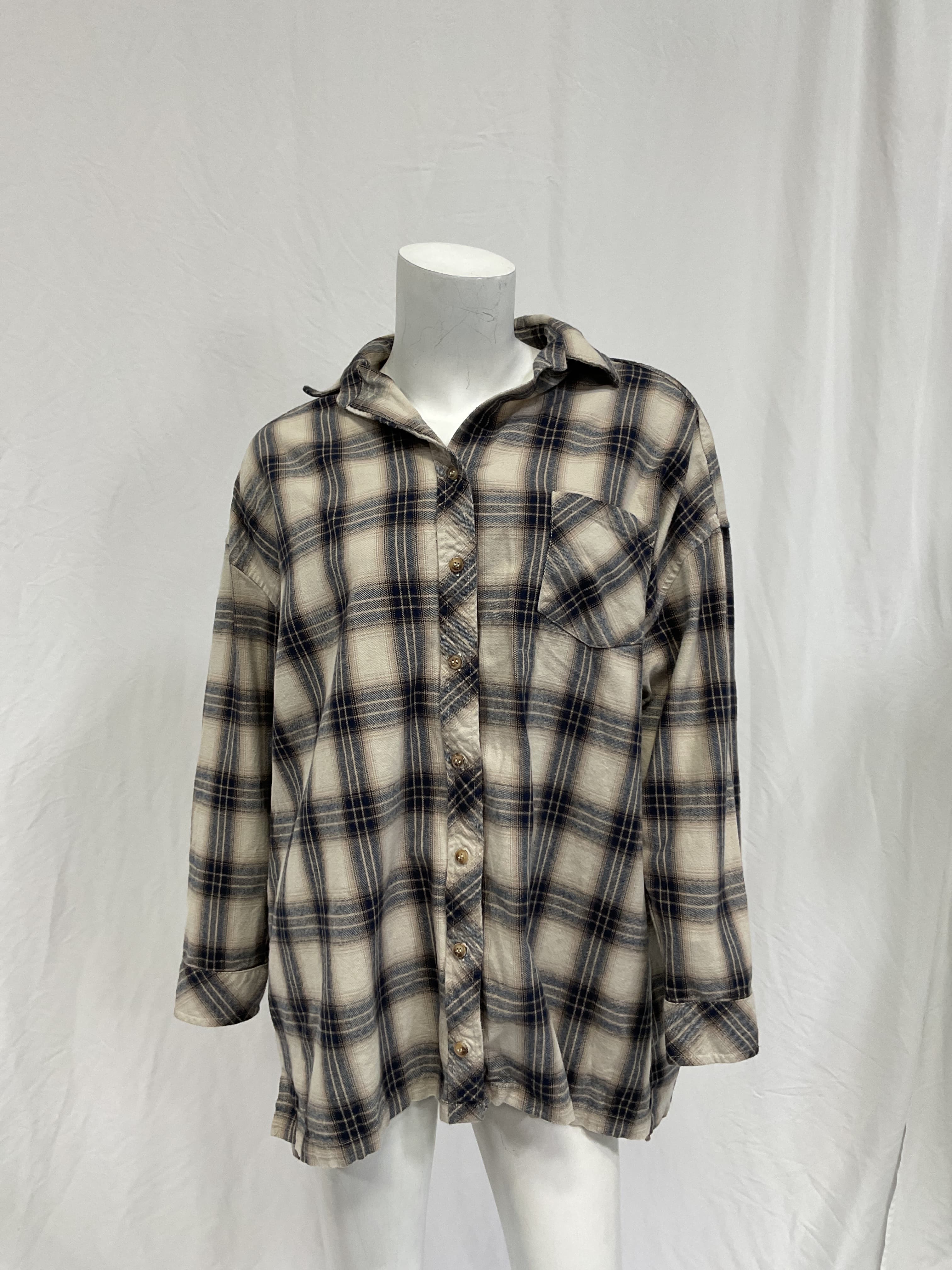 Gela Oversized Top - Image 3
