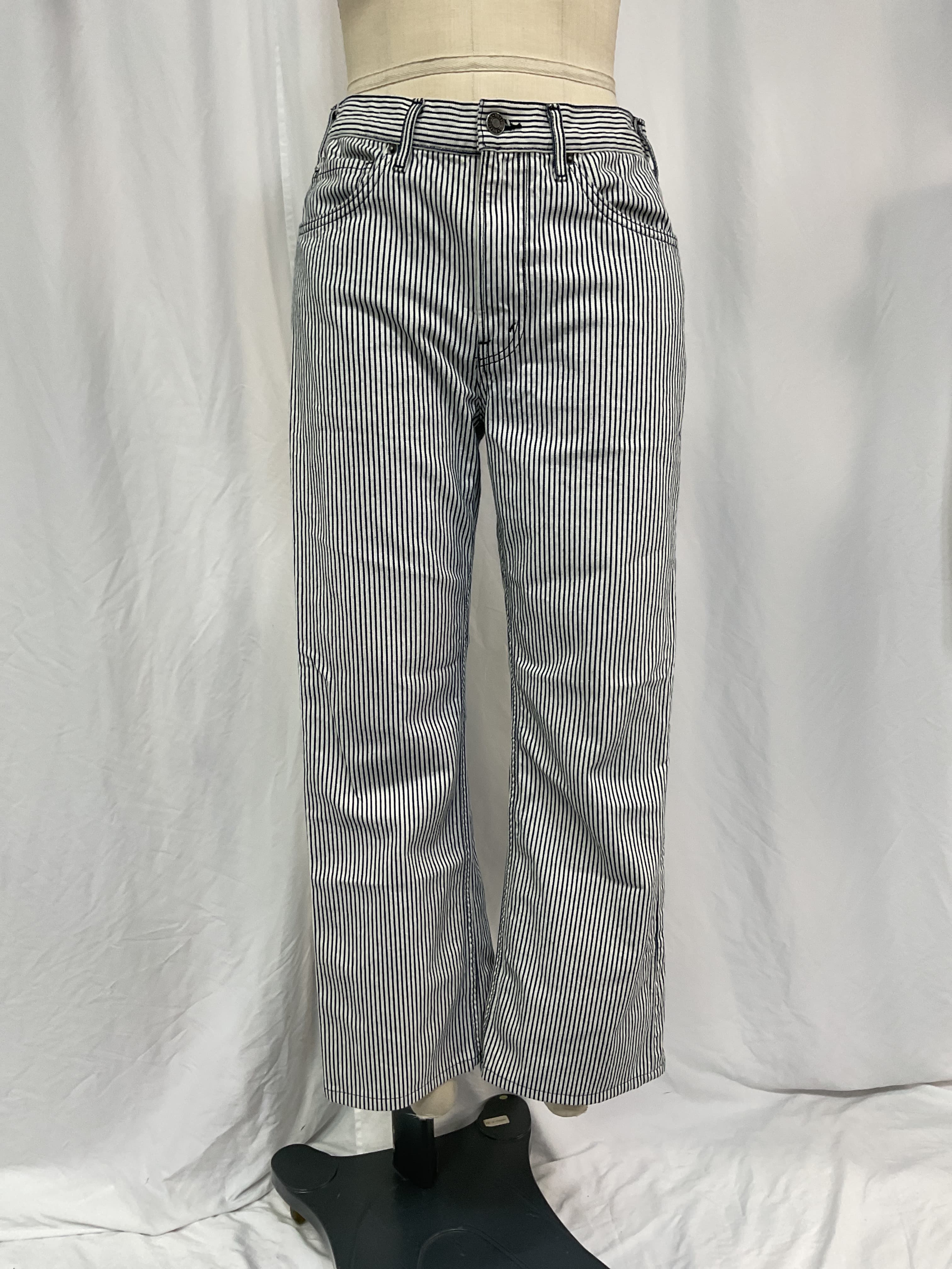 Mitchell Rigid Low-Rise Wide-Leg Jeans - Image 4