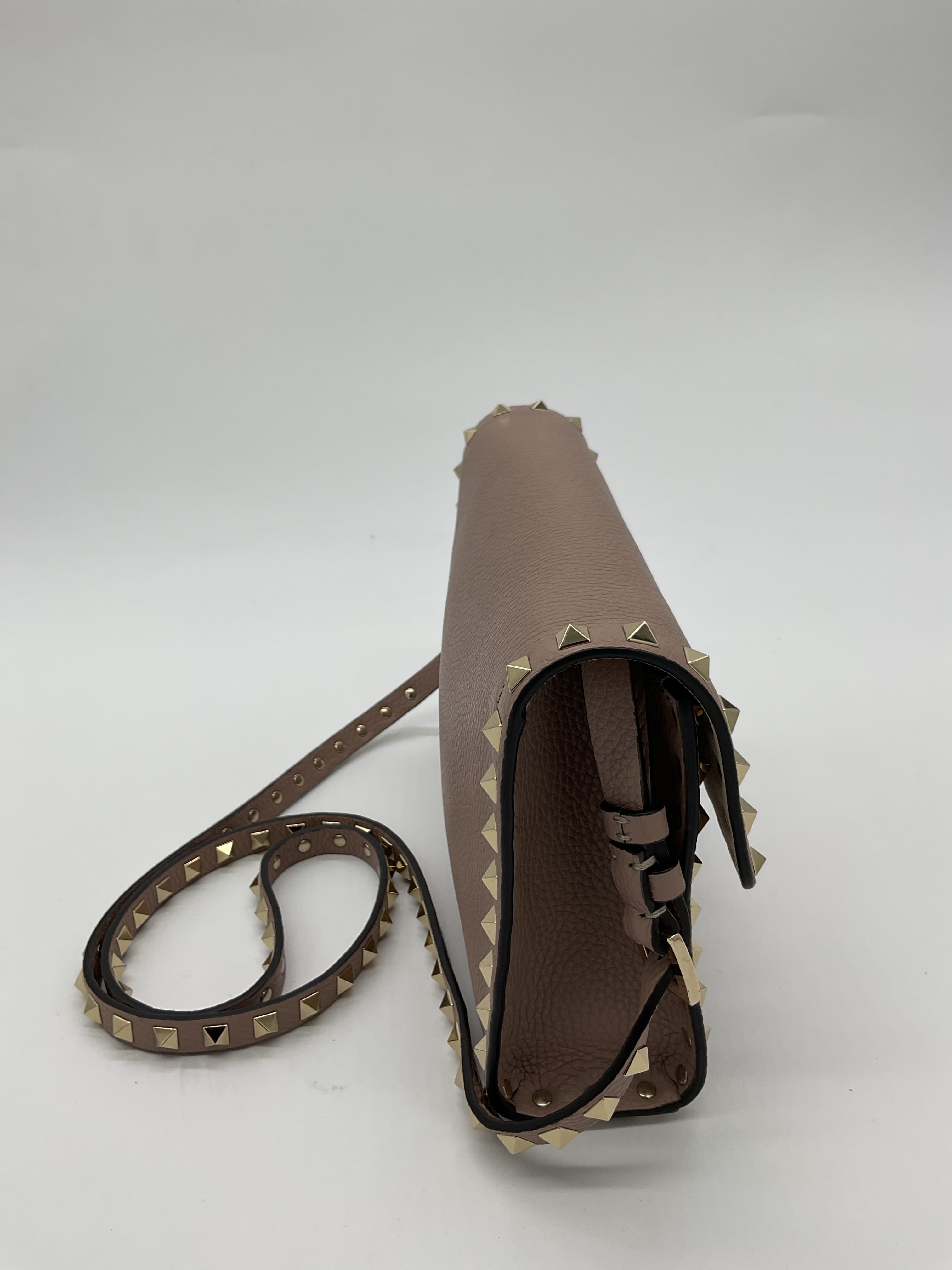 Garavani Medium Rockstud Leather Shoulder Bag - Image 2