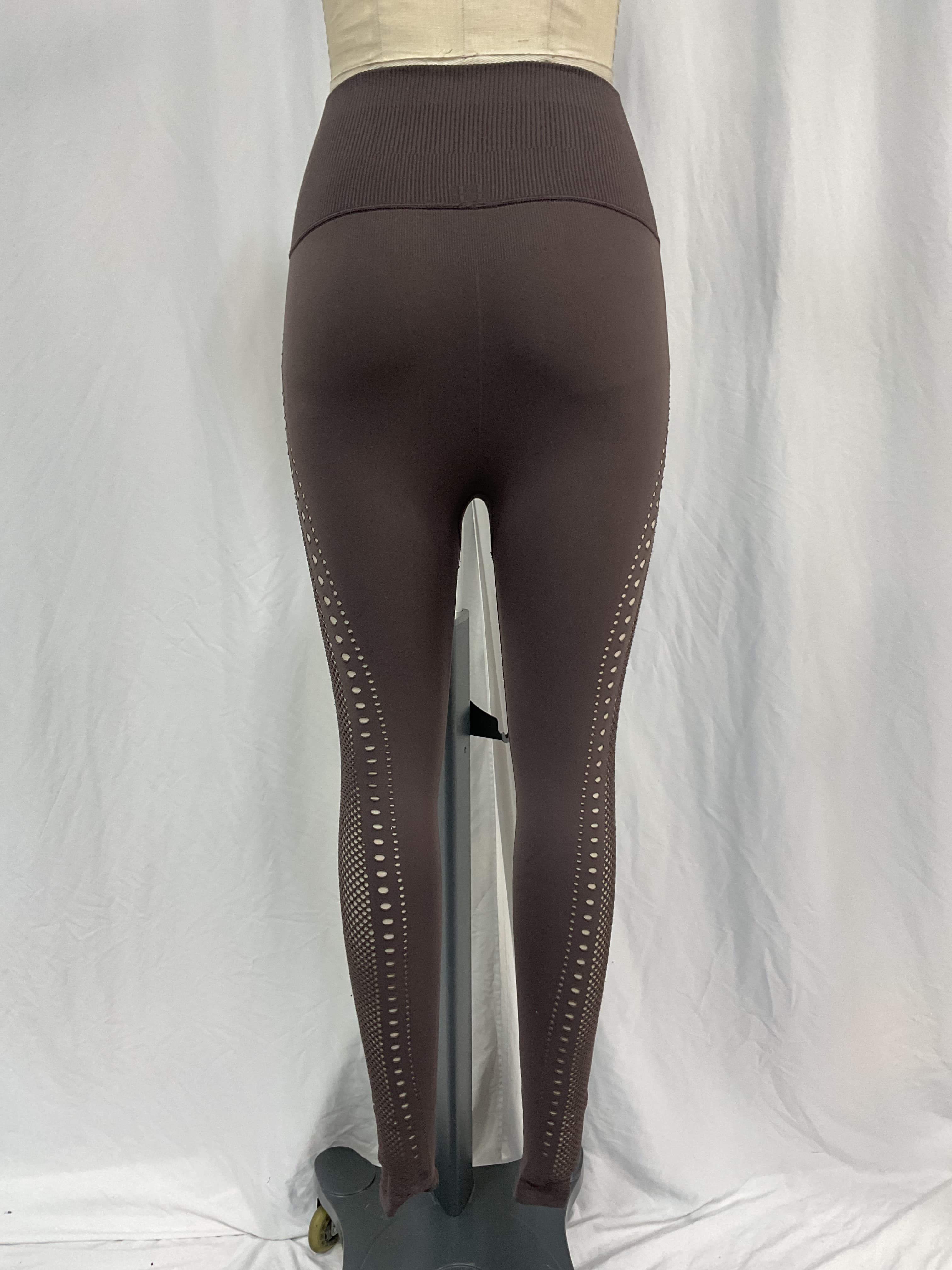 Seamless High-Waist 7/8 Open Air Legging - Image 2