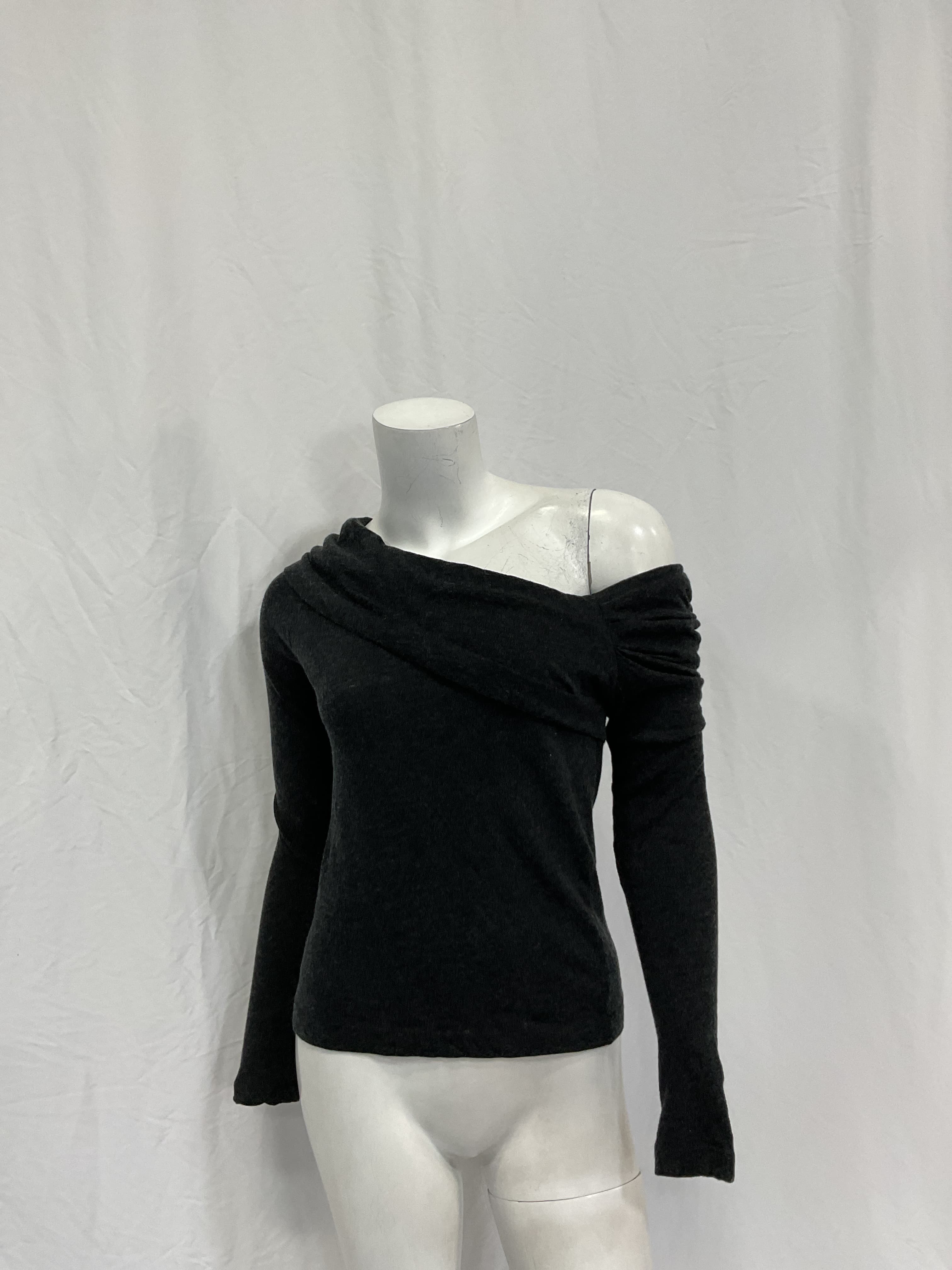 Cashmere One-Shoulder Top In Charcoal - Image 4