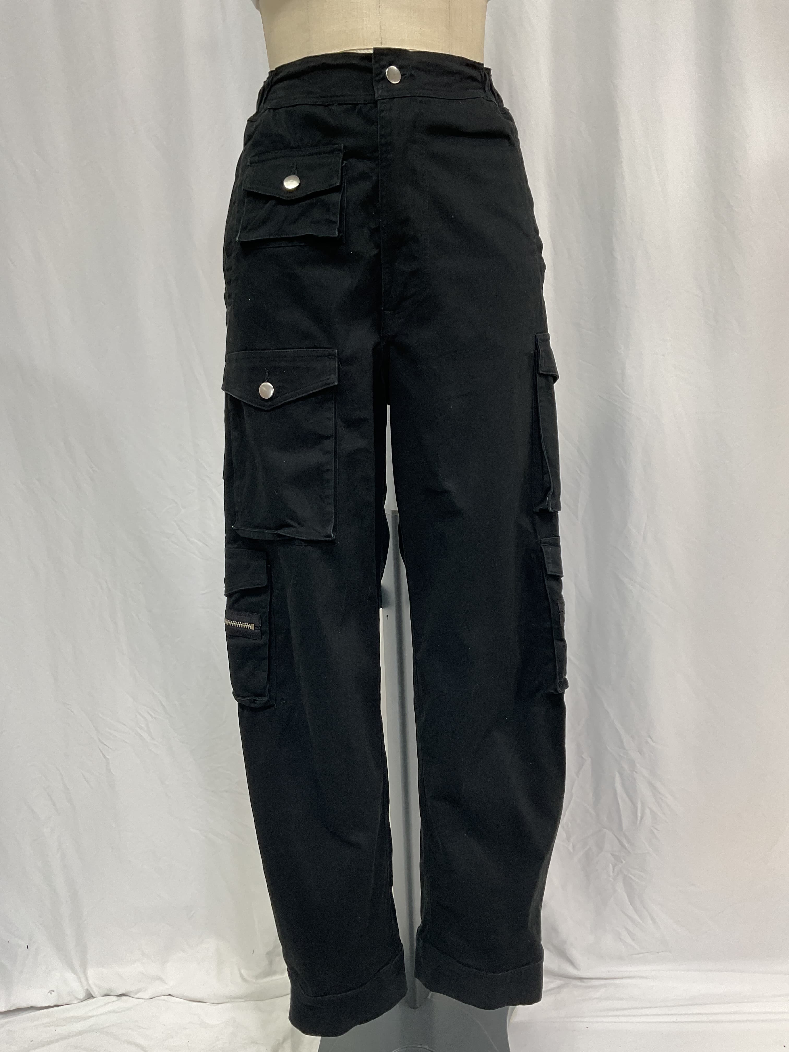 Cargo Pants In Black - Image 2