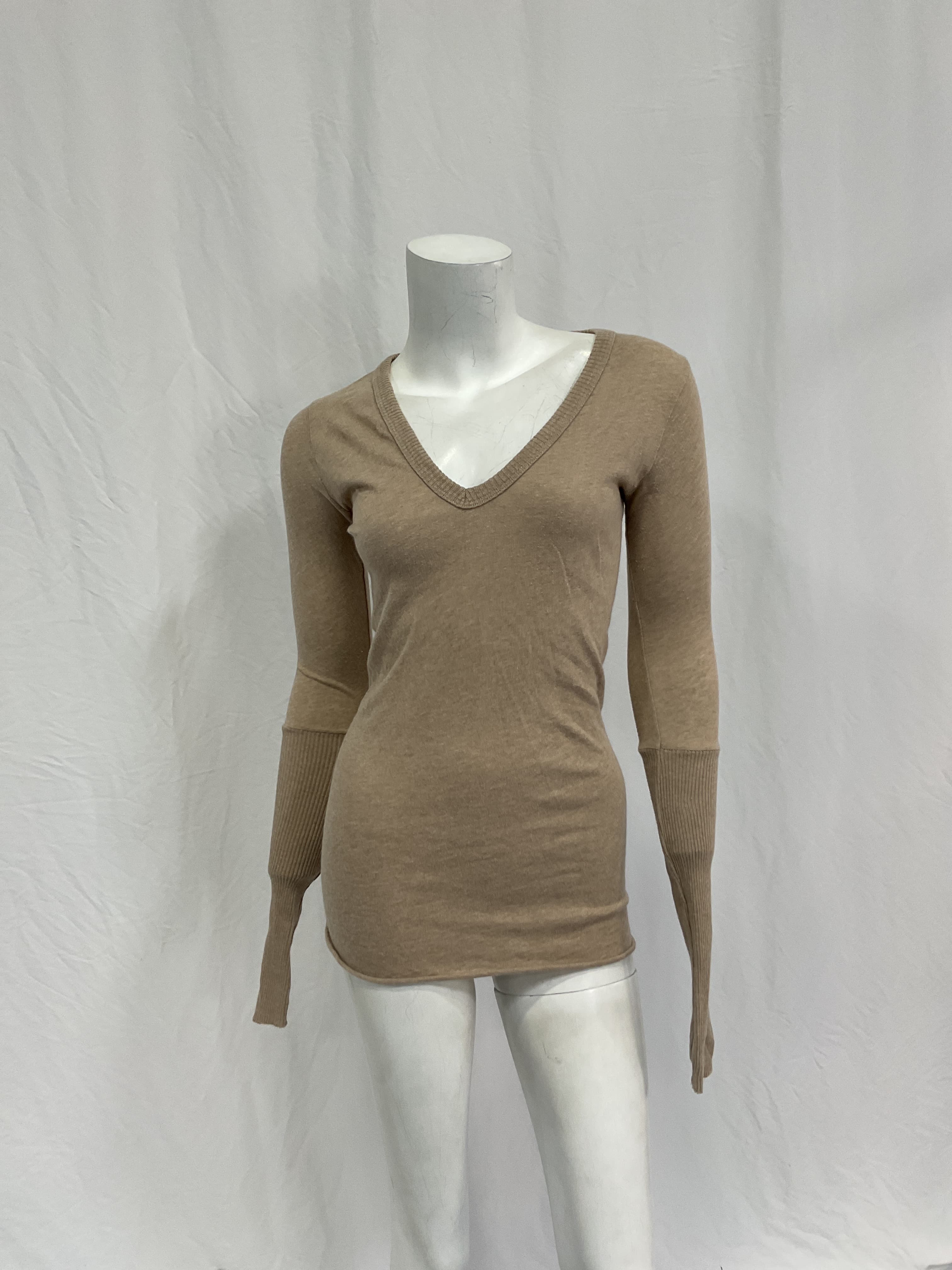 Rib Cuff V Neck Long Sleeve Tee - Image 4