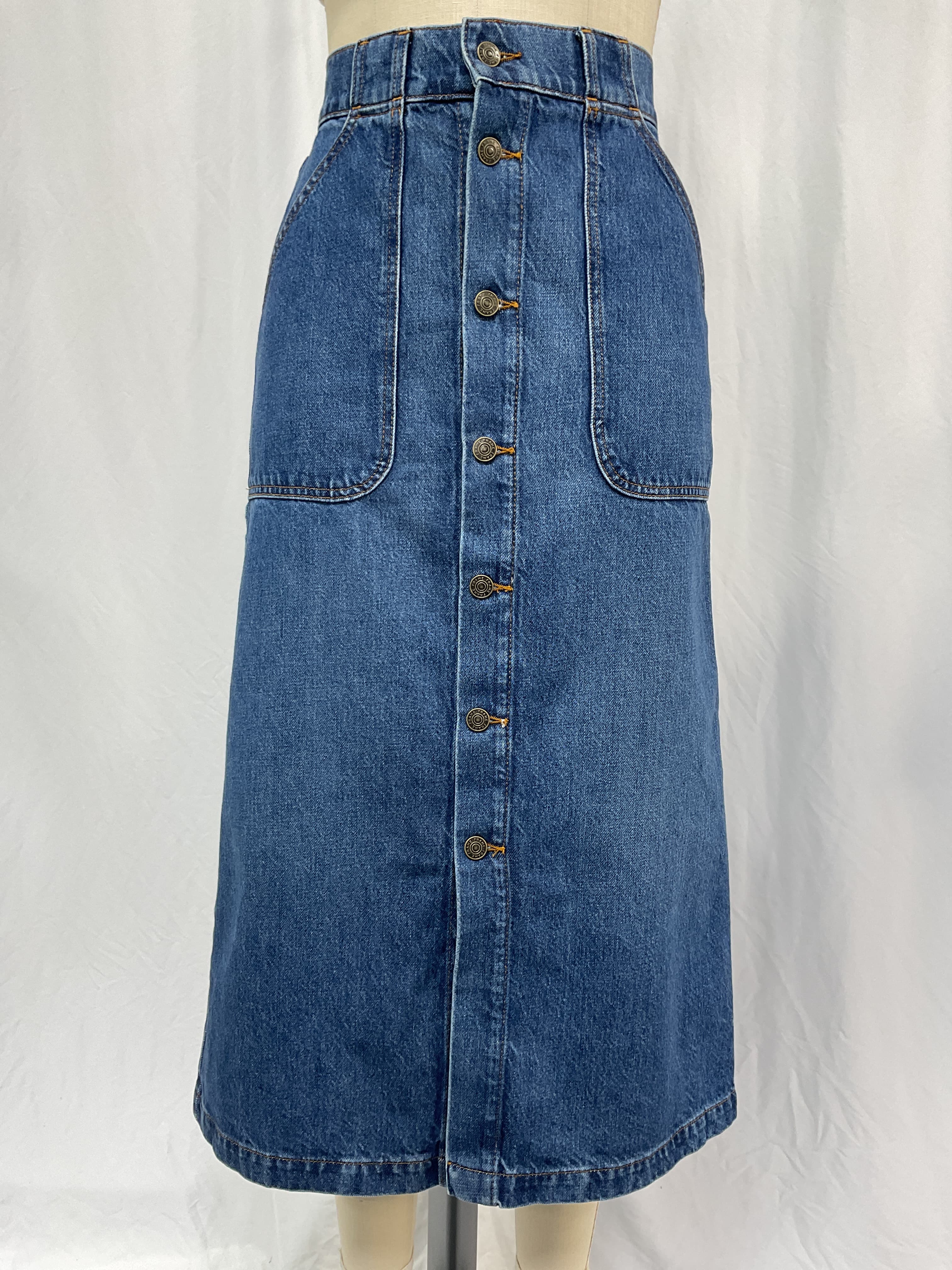 Modern Pocket Midi Skirt In October - Image 4