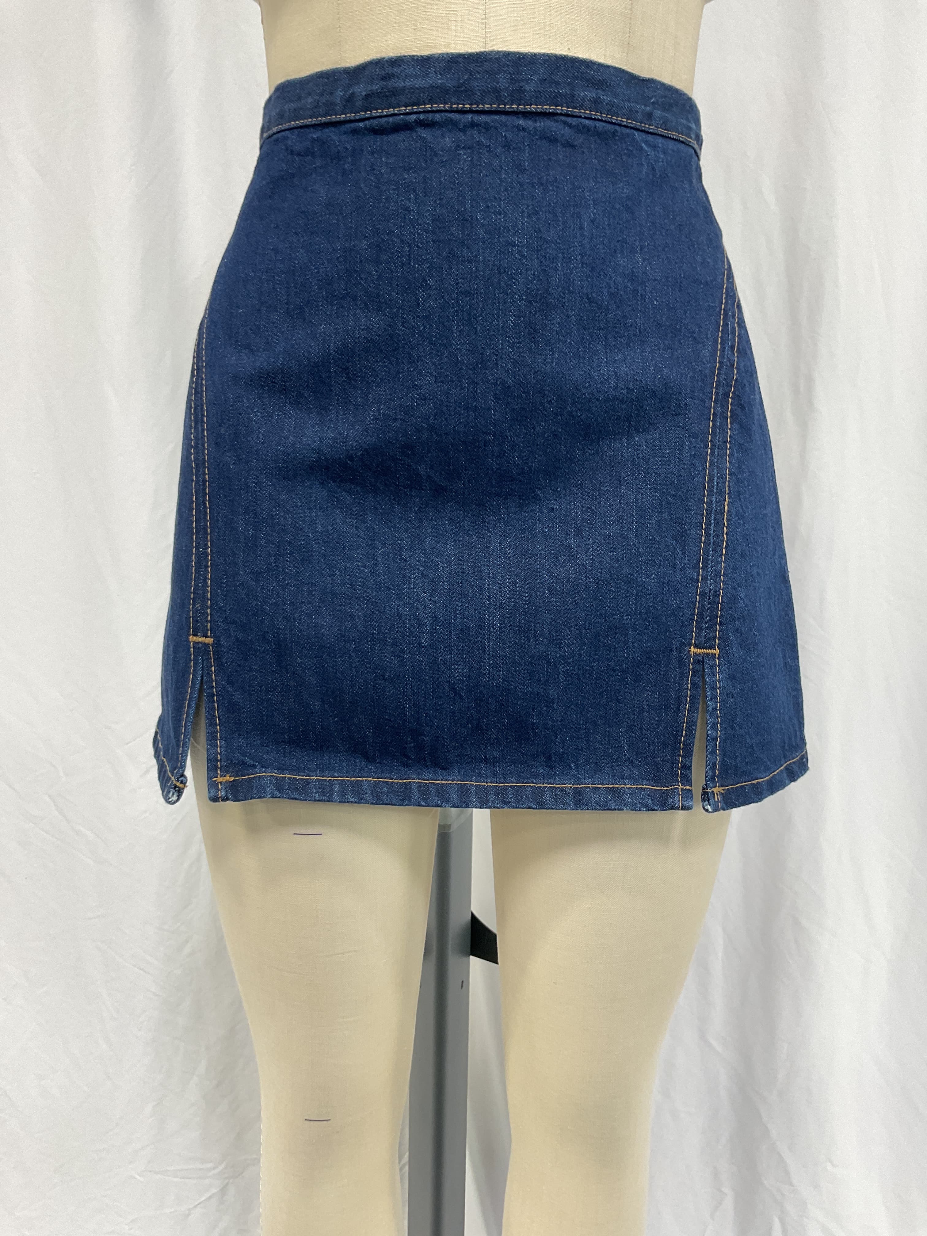 Split Front Skirt In Fortuna - Image 2