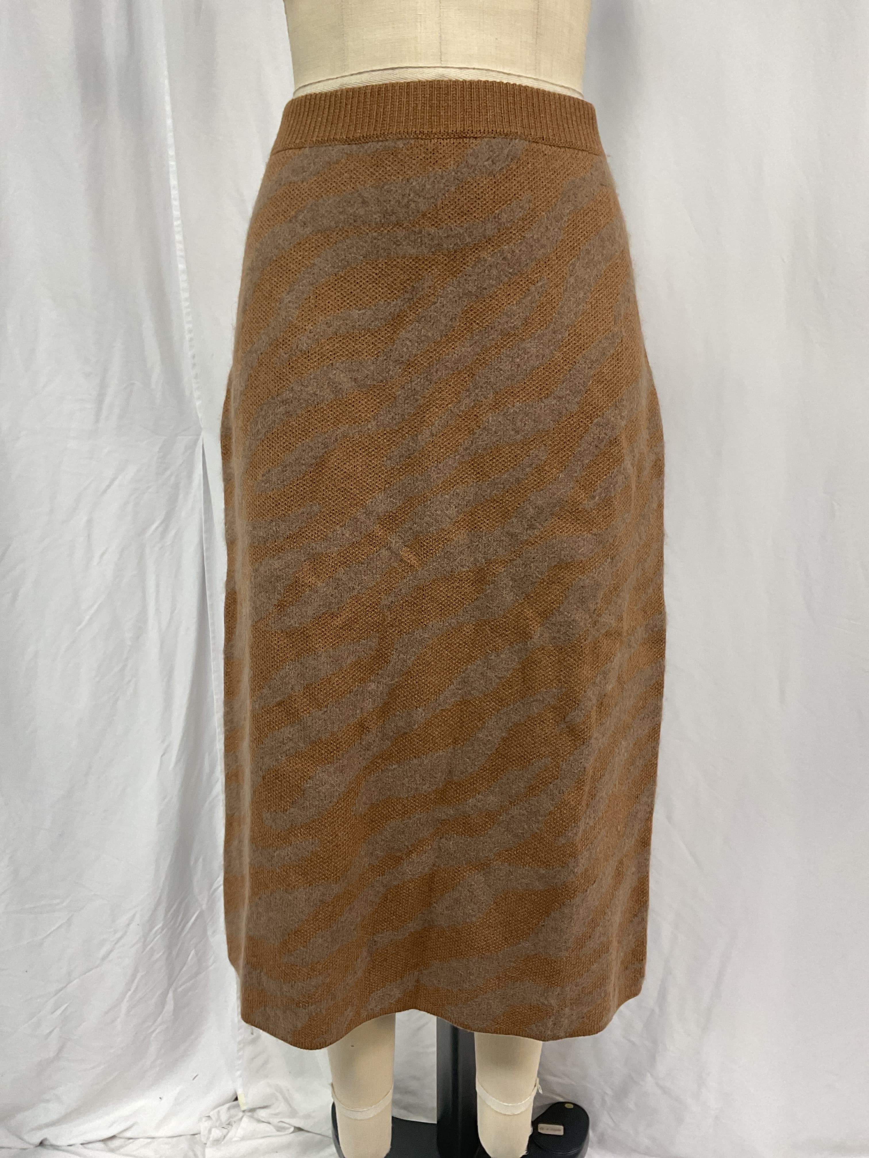 The Alpaca Tiger Jacquard Skirt - Image 4