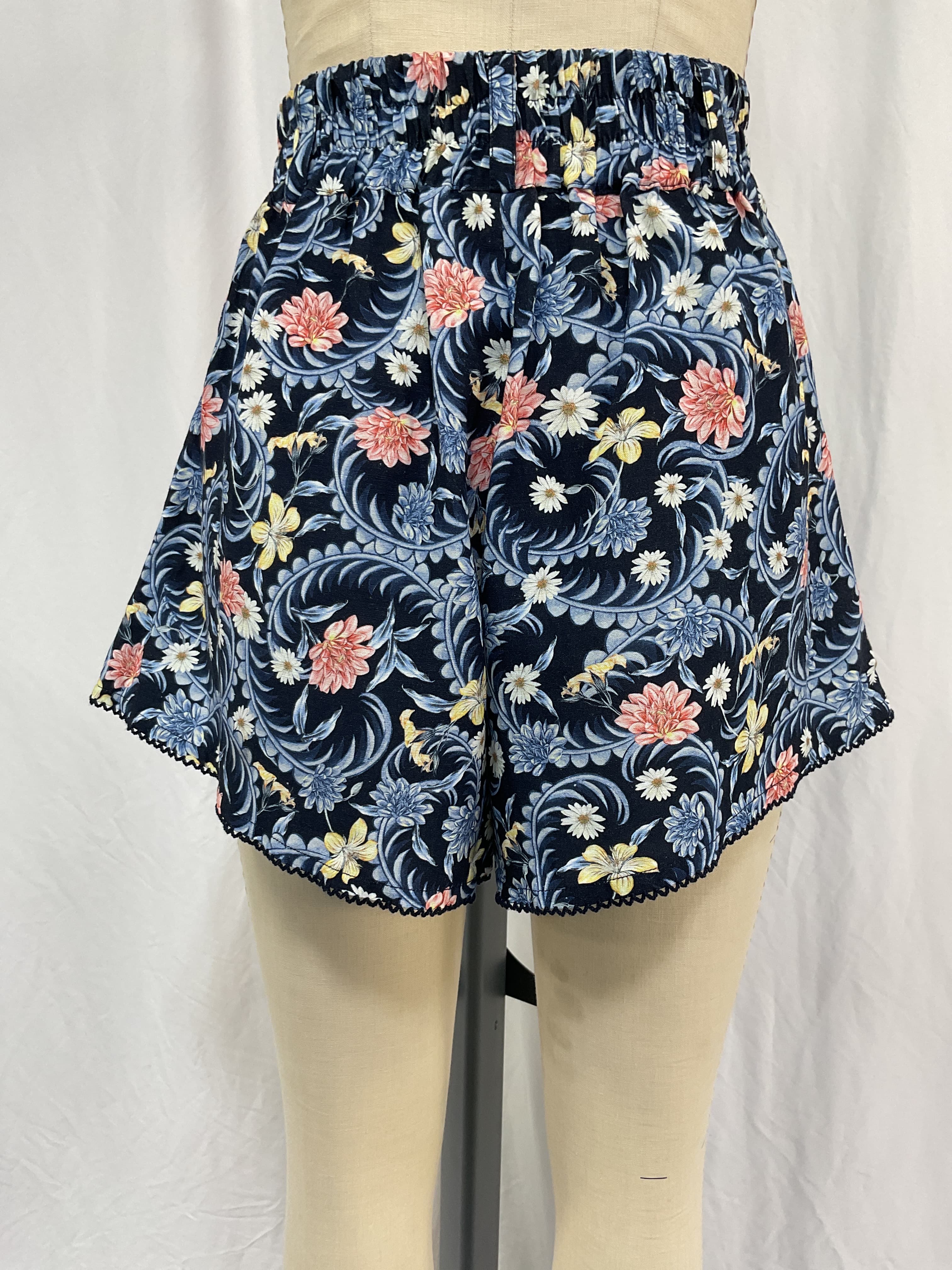 Nalia Short In Ross Multicolor - Image 3