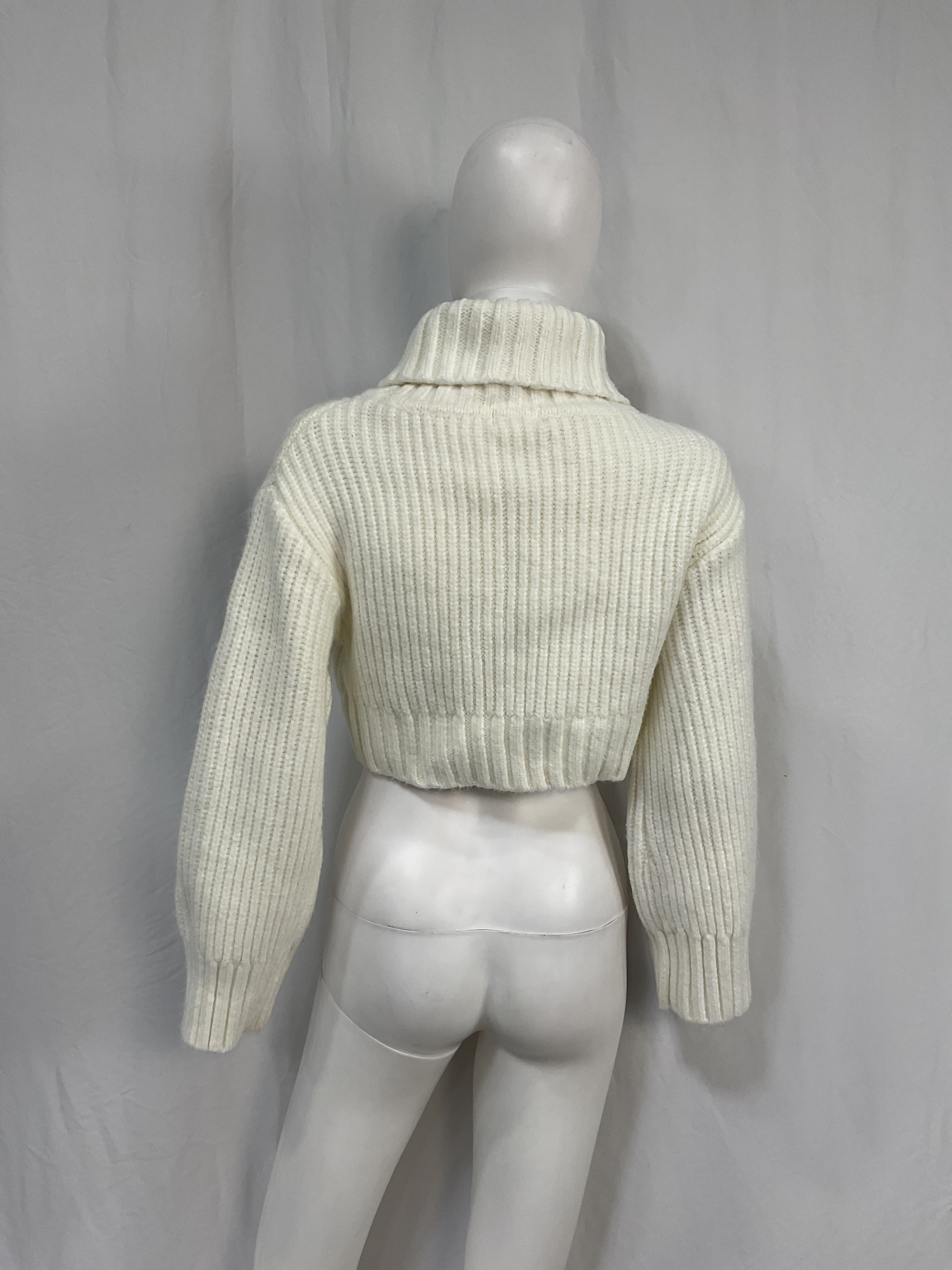 Feya Cropped Pullover In Ivory - Image 3