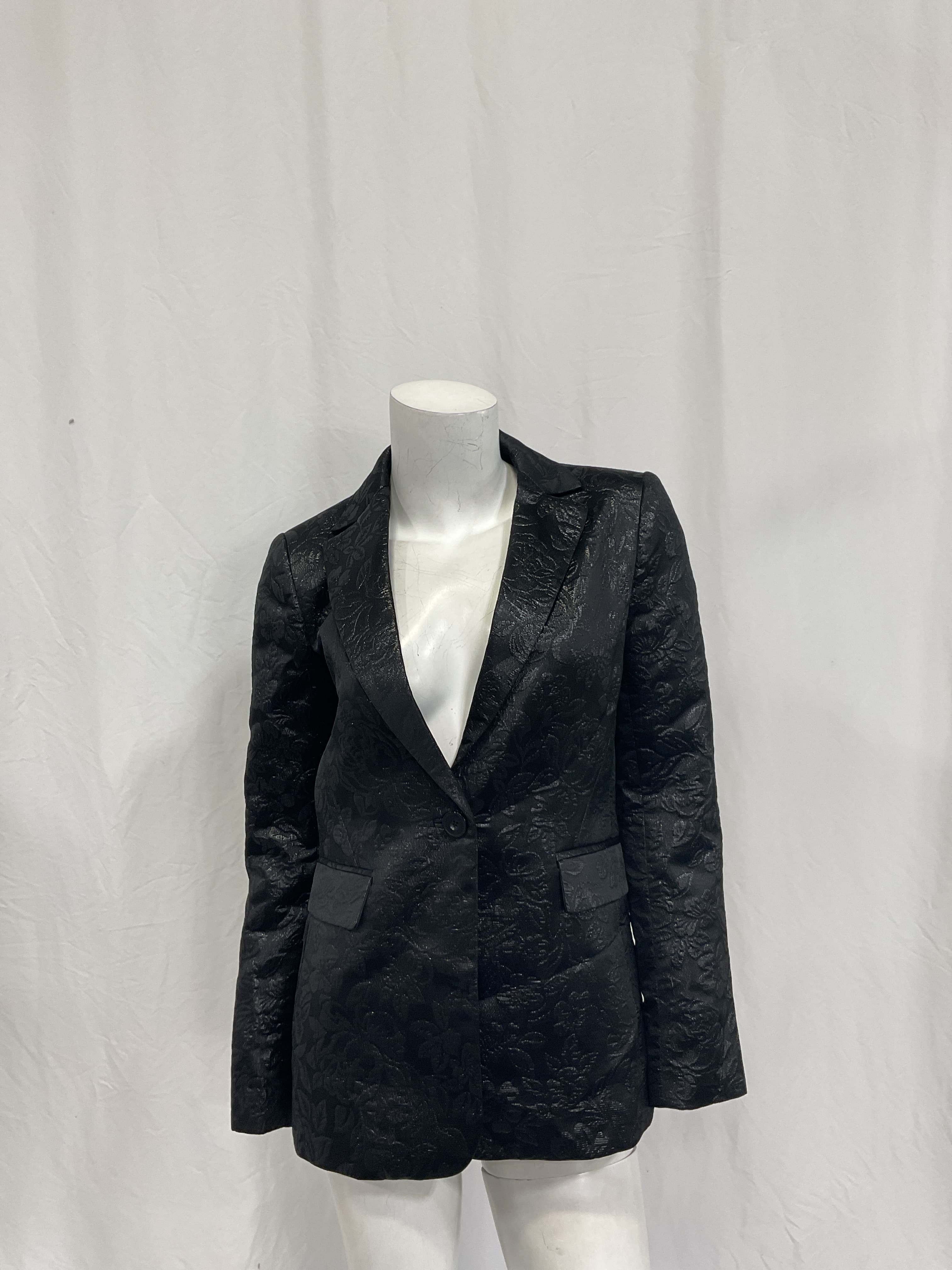 Macey Fitted Balzer In Black - Image 2