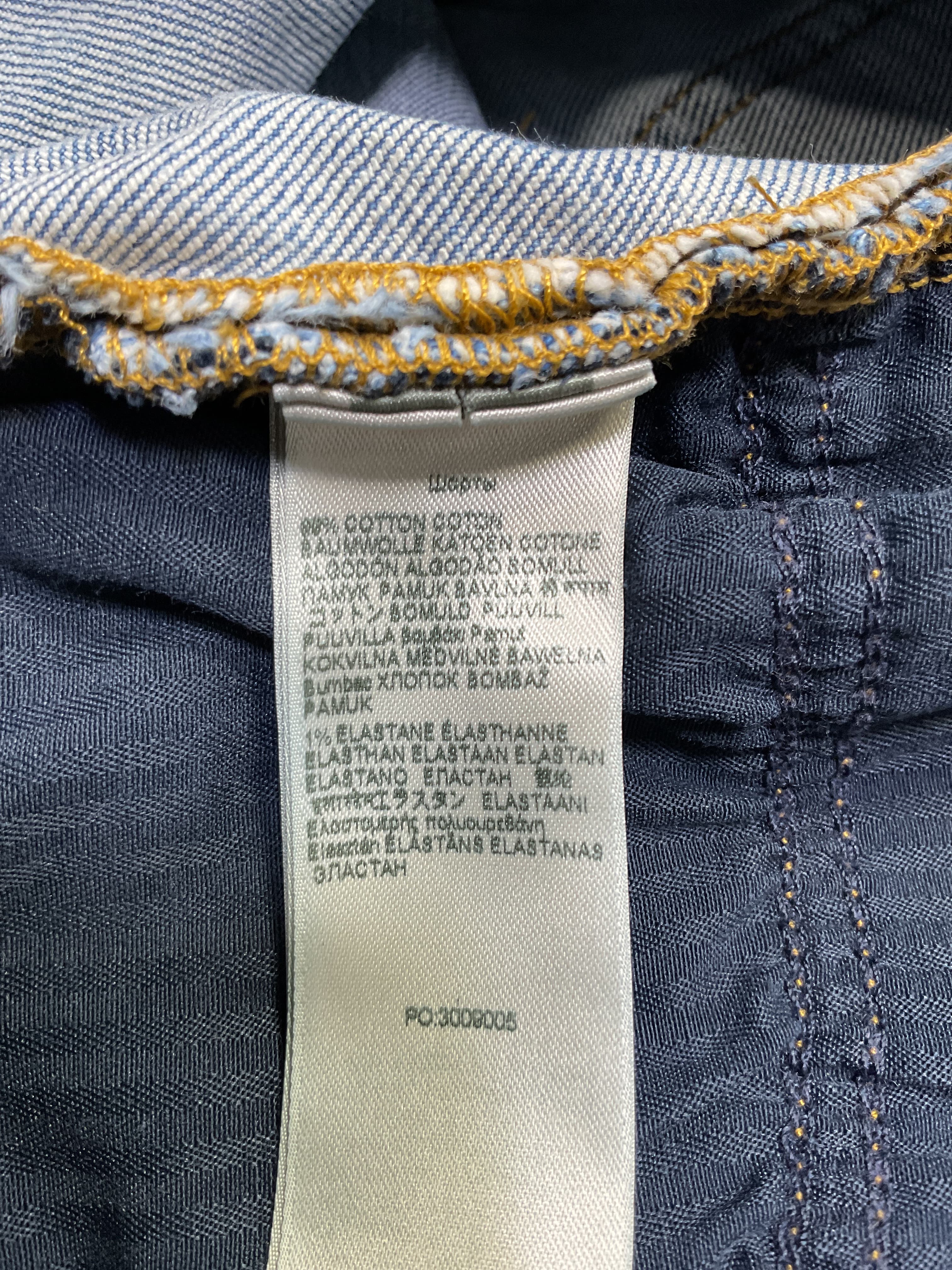 7 For All Mankind Monroe Short In Chamberlain - Image 2