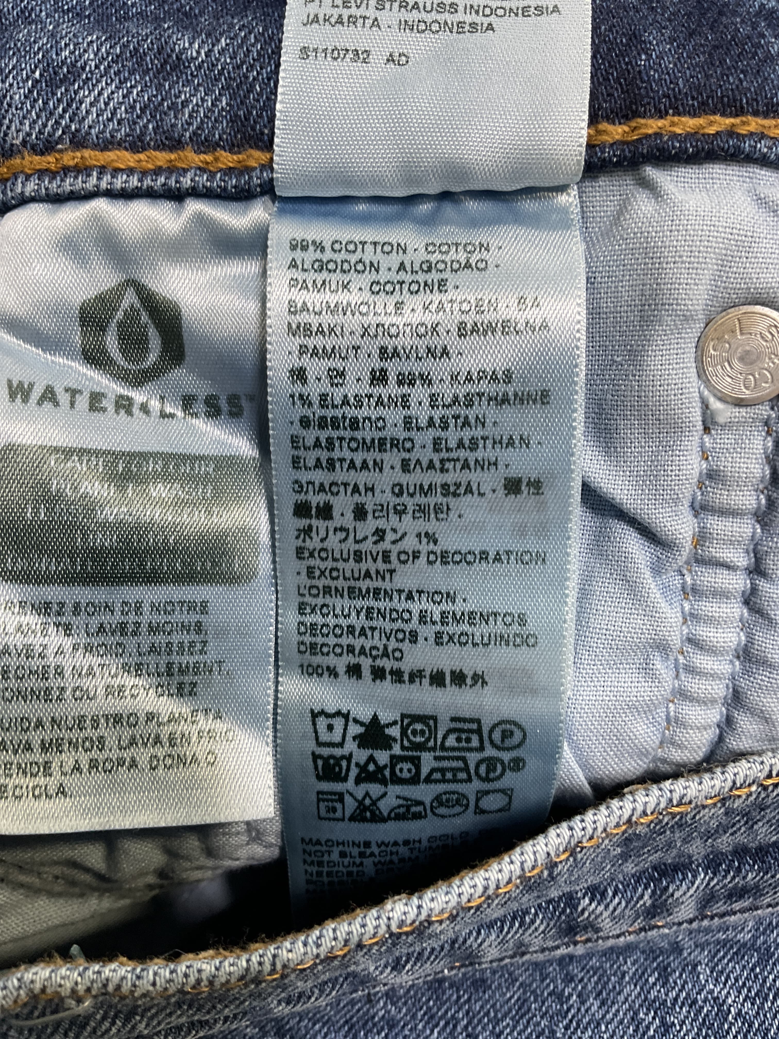 501 Crop Jeans - Image 2