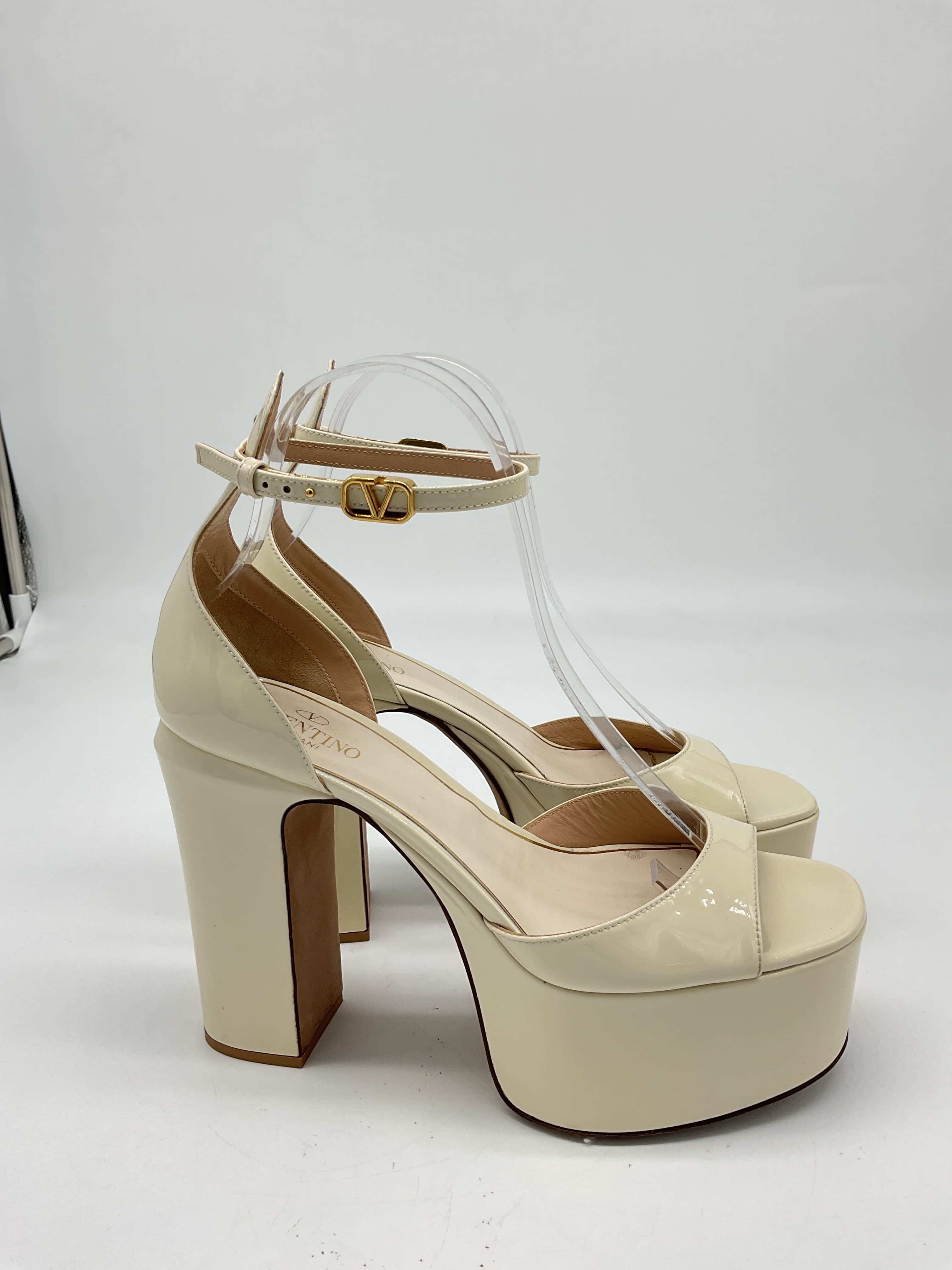 Garavani Tan-Go Leather Platform Sandals - Image 2